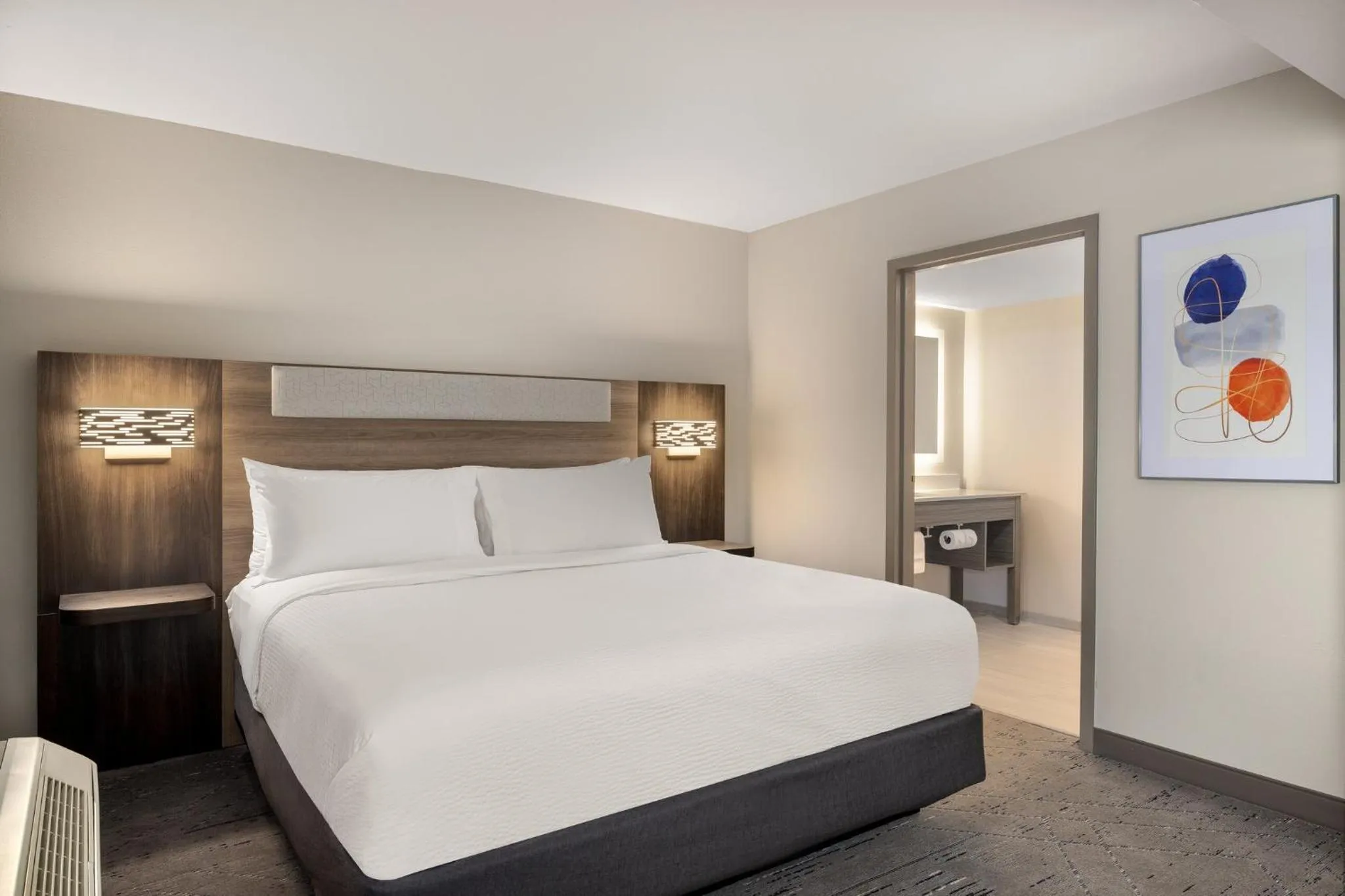 Photo of the whole room, Bed in Holiday Inn Express Fayetteville Fort Bragg by IHG