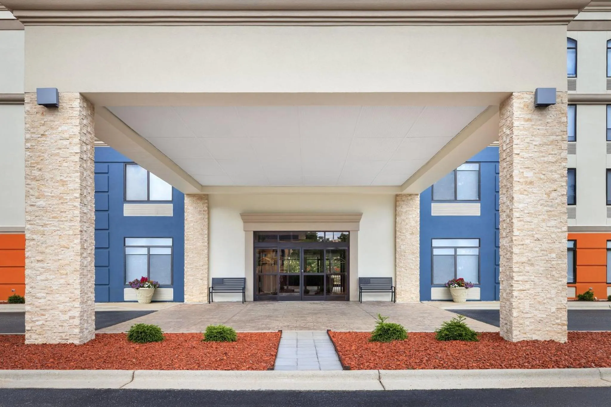 Property building in Holiday Inn Express Fayetteville Fort Bragg by IHG