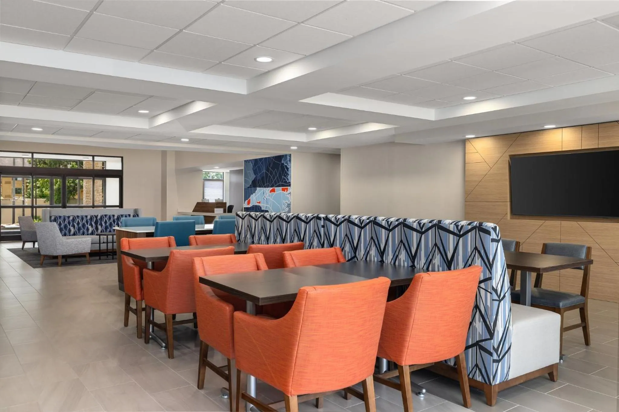 Breakfast in Holiday Inn Express Fayetteville Fort Bragg by IHG