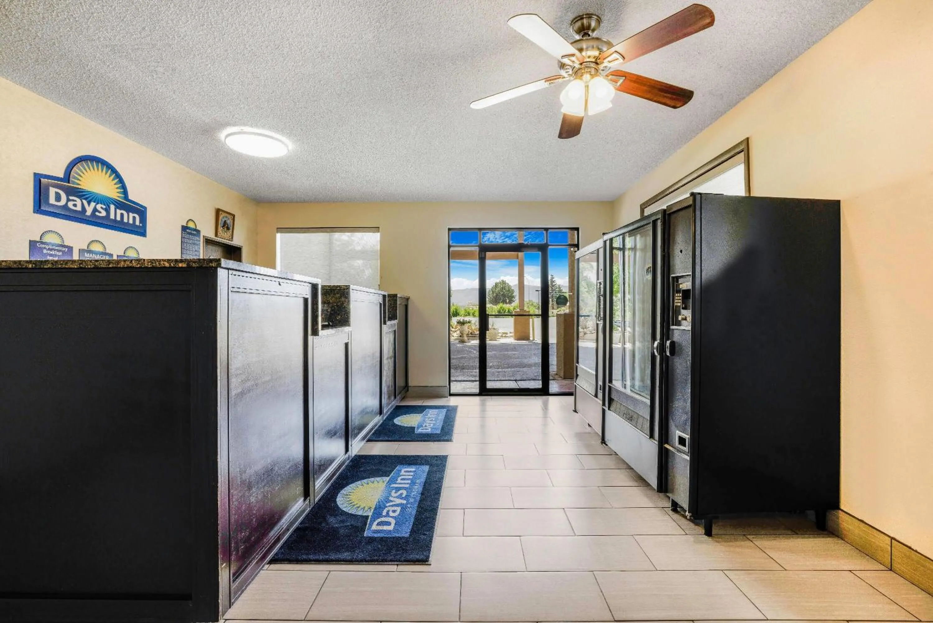Lobby or reception in Days Inn by Wyndham Cortez