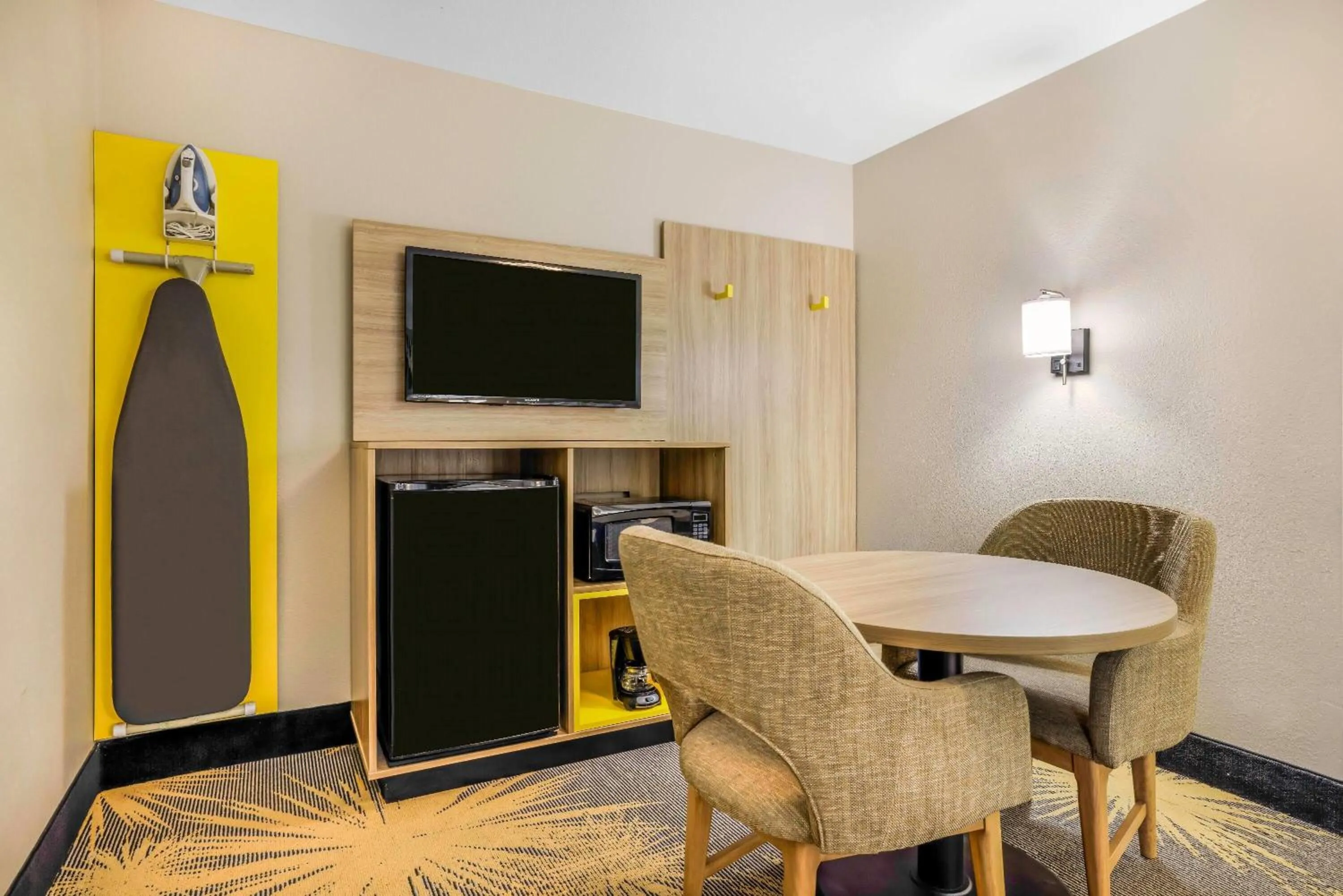 Photo of the whole room in Days Inn by Wyndham Cortez