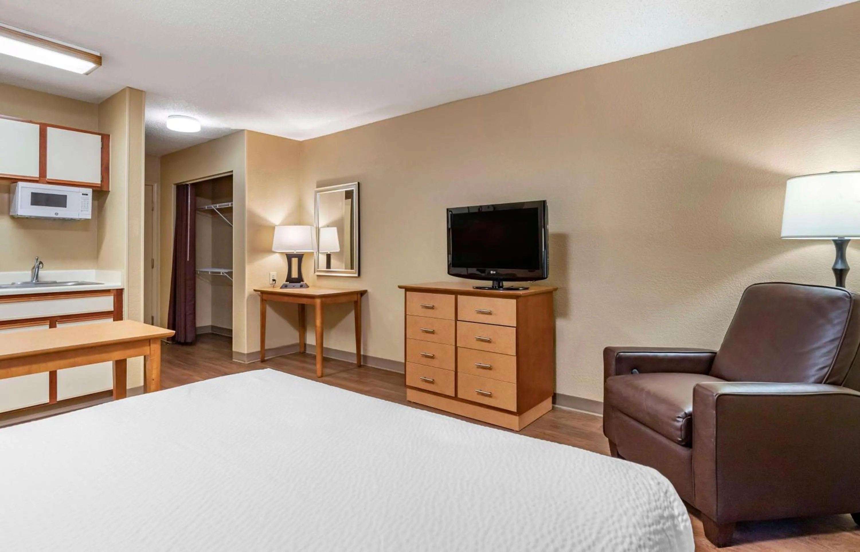 Bedroom, Bed in Extended Stay America Suites - San Antonio - Colonnade - Medical