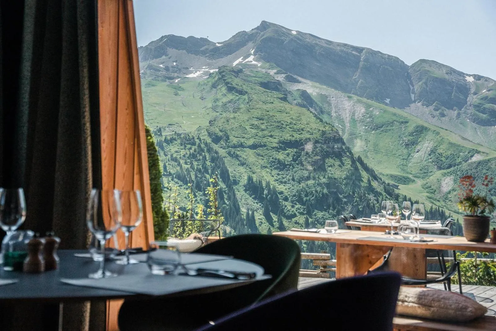 Restaurant/places to eat in Hôtel MiL8