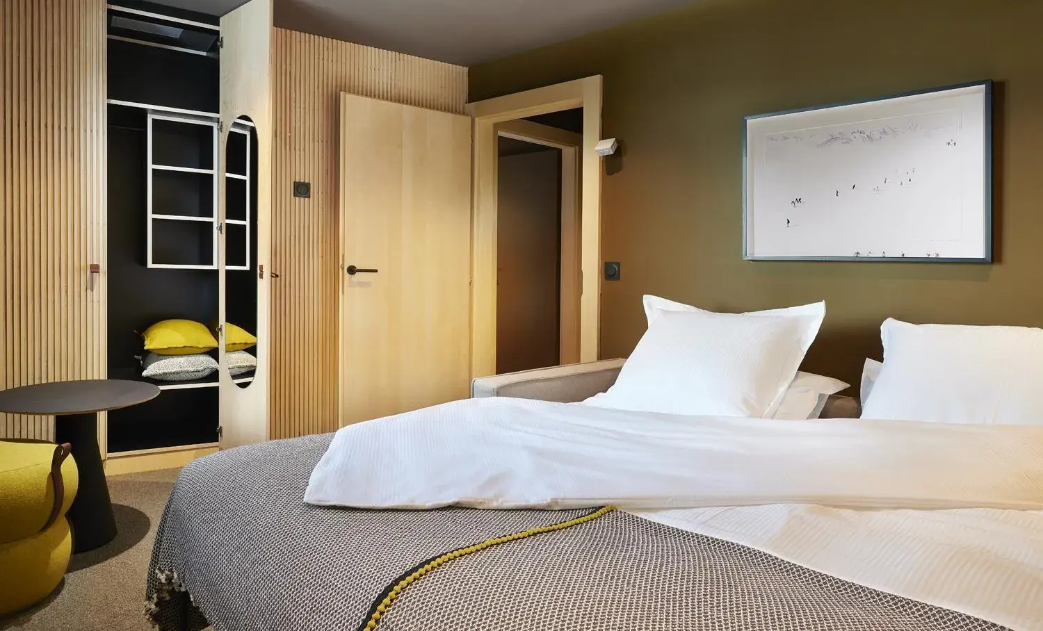 Deluxe Suite in Hôtel MiL8 Deluxe Suite in Hôtel MiL8