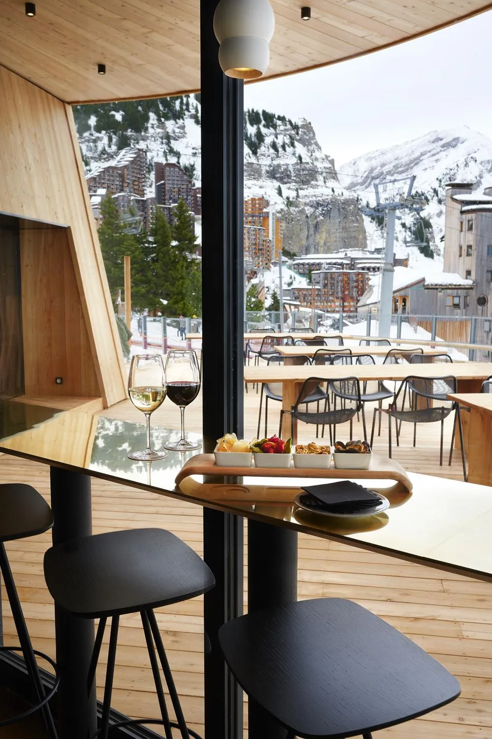 Restaurant/places to eat in Hôtel MiL8