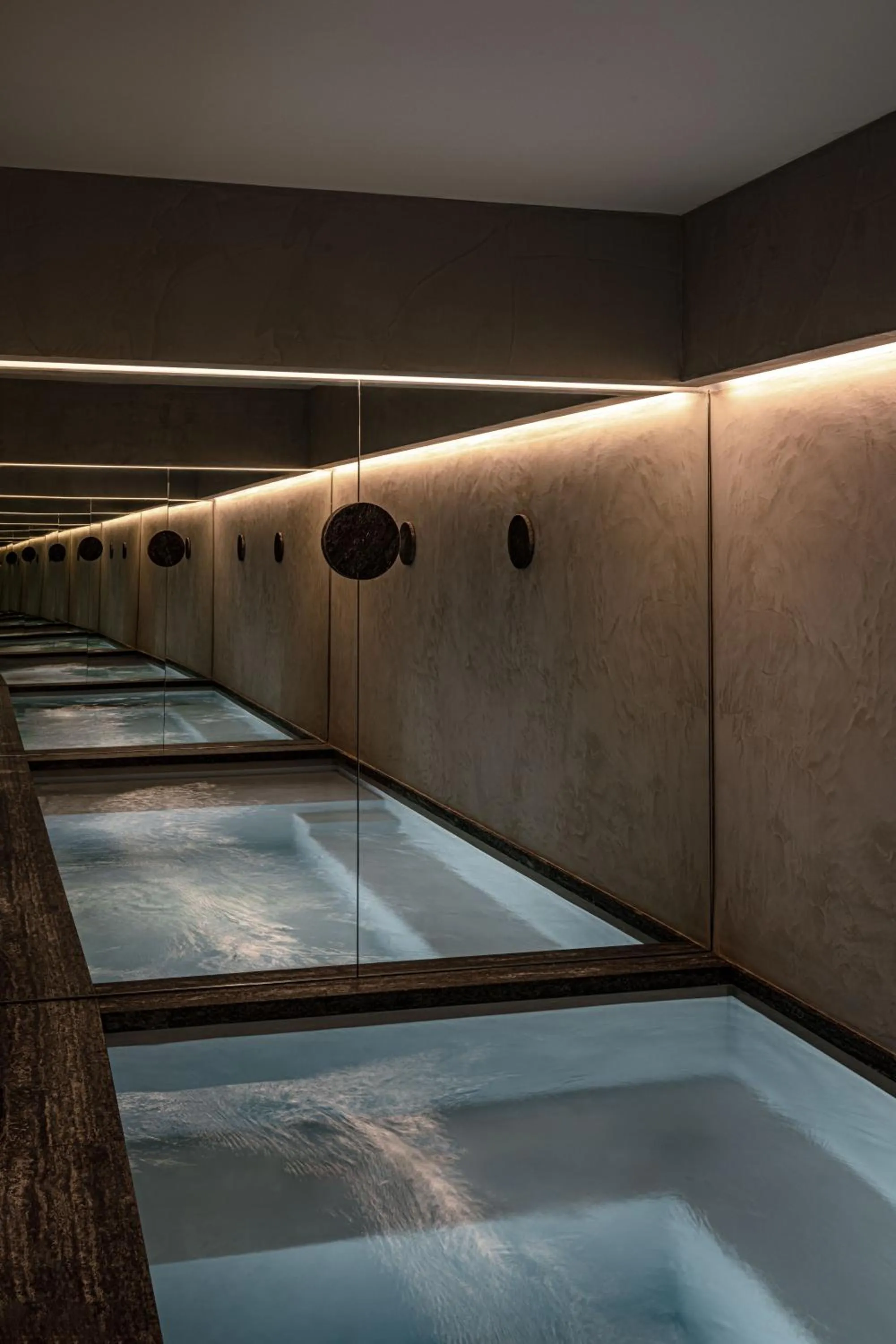 Spa and wellness centre/facilities in Norman Paris Hôtel & Spa