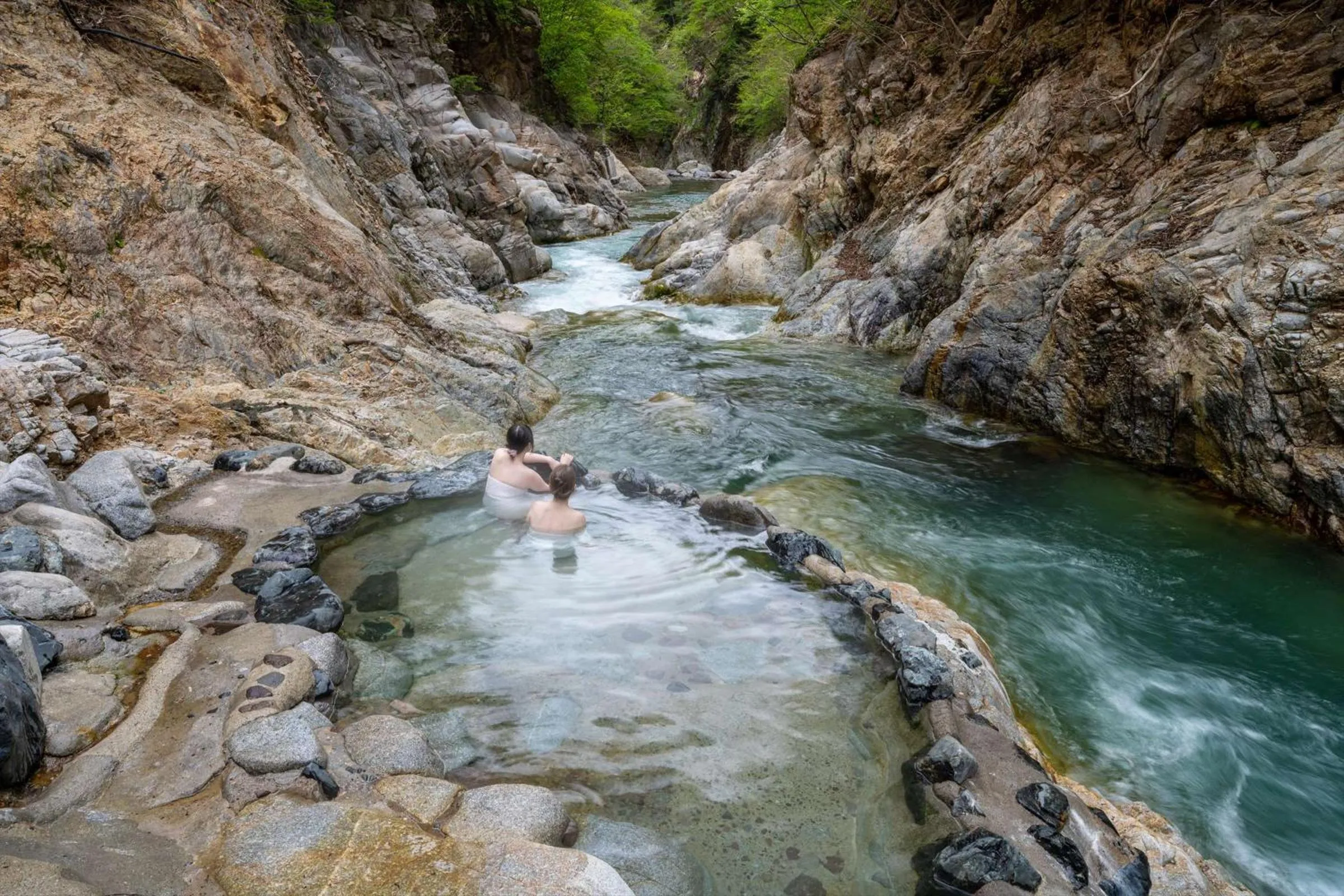 Hot Spring Bath in Nikko Nationalpark Kawamata Onsen KURA