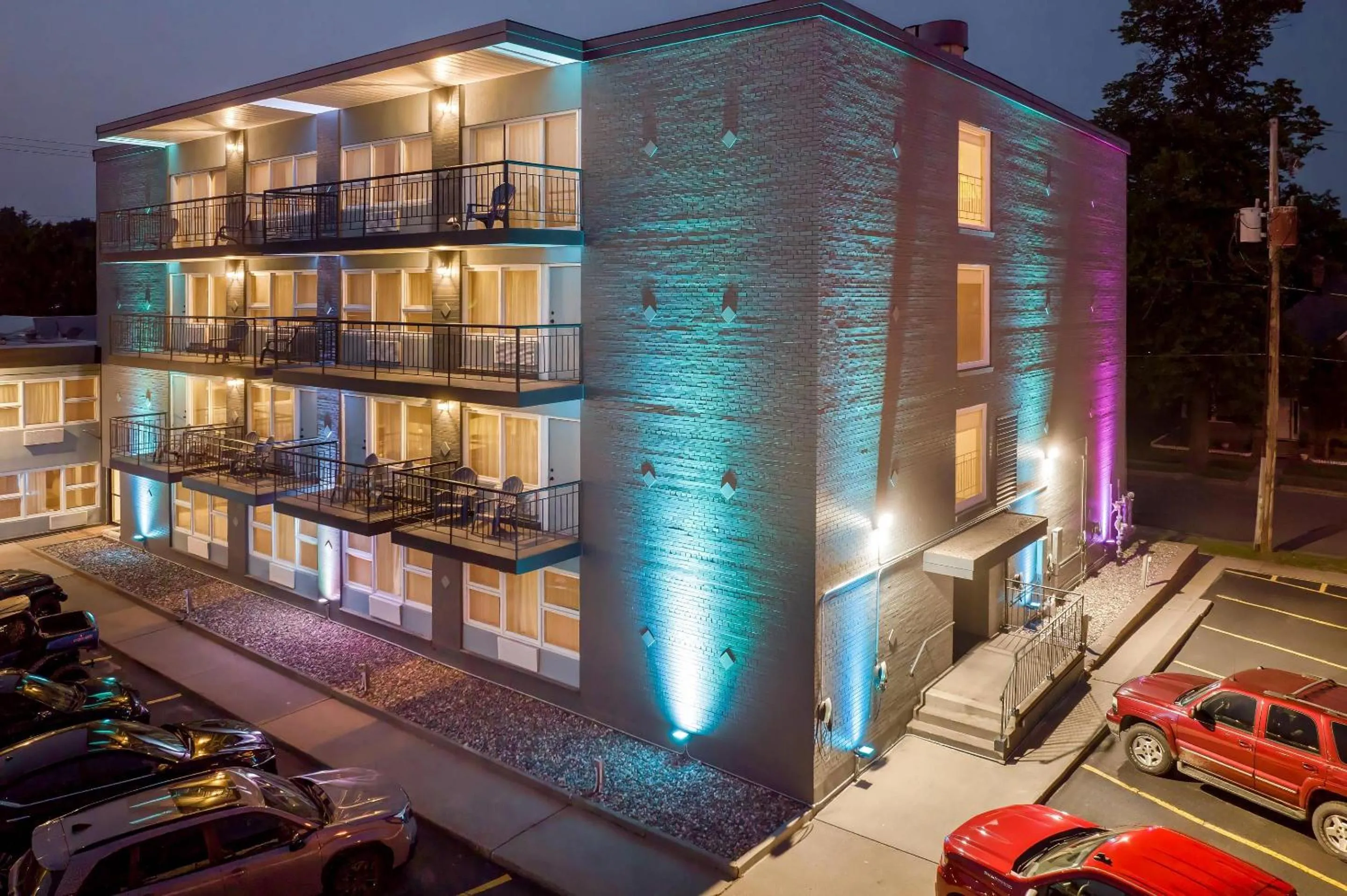 Property building in Clarion Pointe Rhinelander Downtown