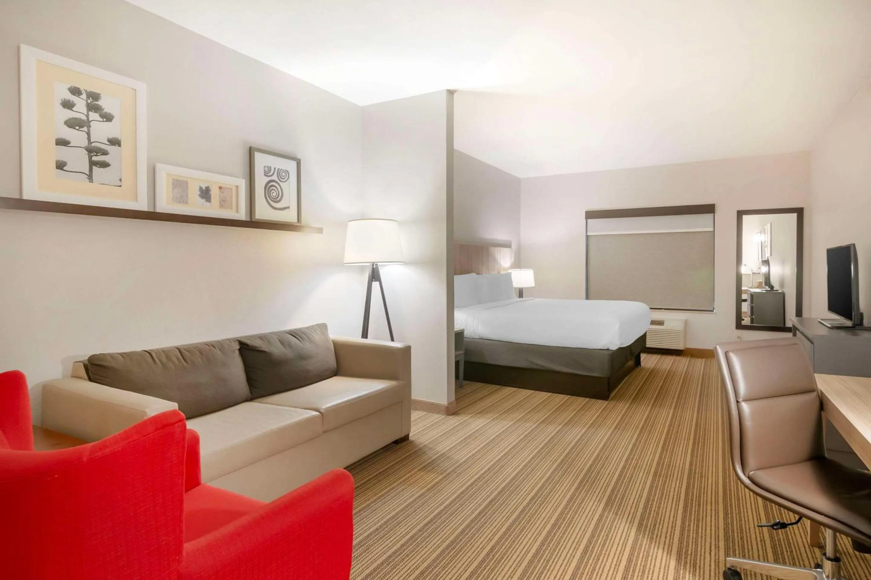 Bedroom, Bed in Country Inn & Suites by Radisson, Columbia, MO