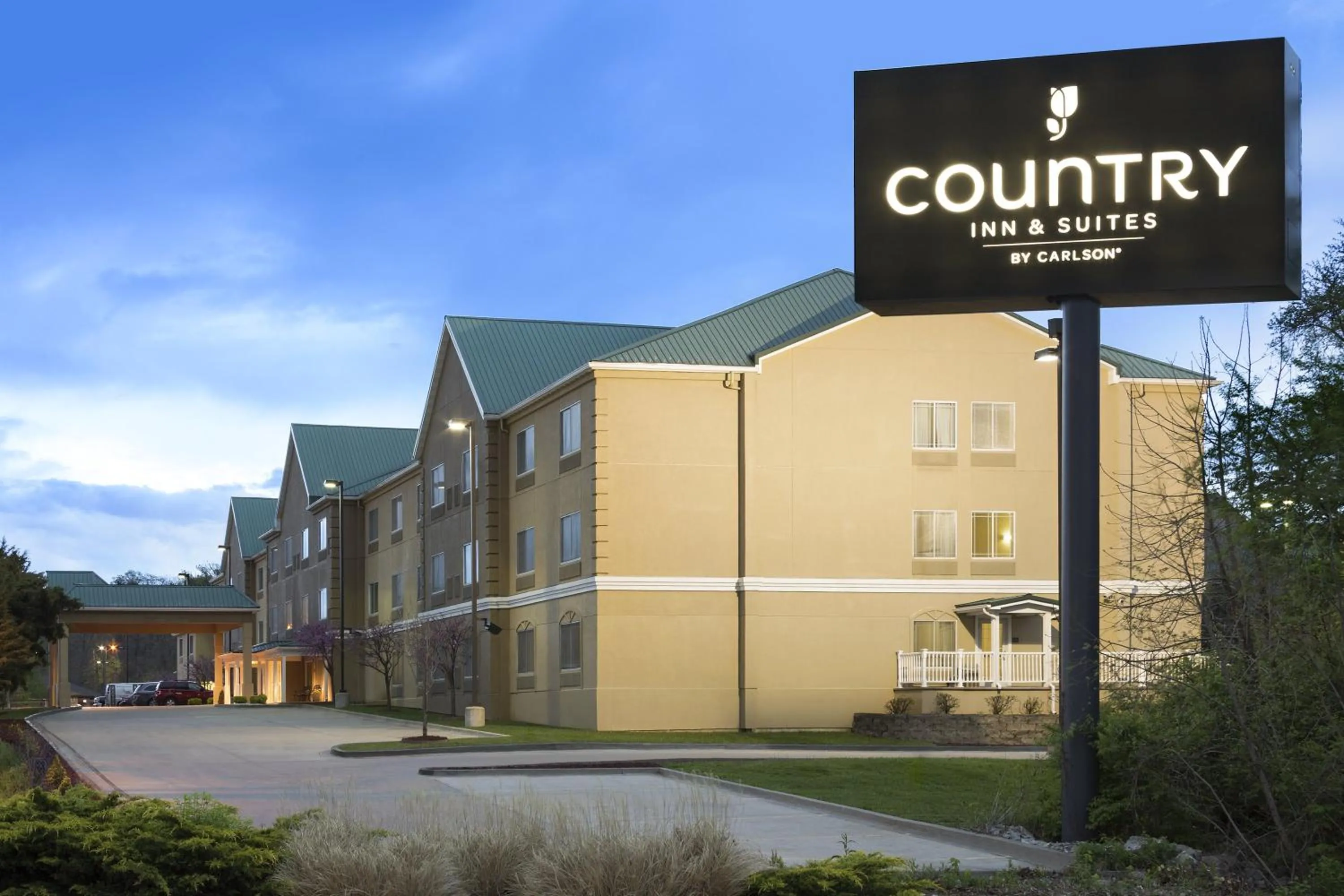 Facade/entrance in Country Inn & Suites by Radisson, Columbia, MO