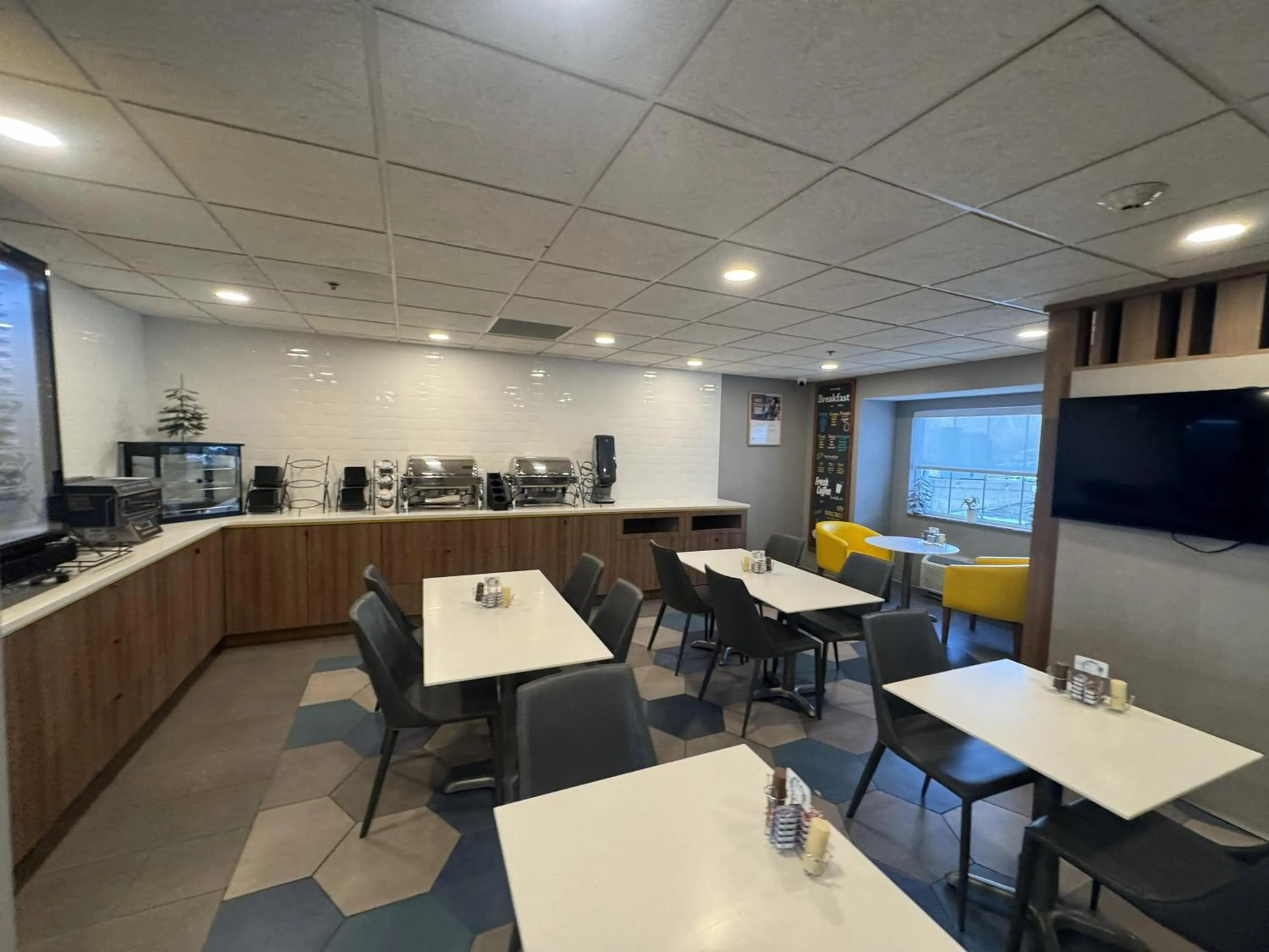 Breakfast in Microtel Inn & Suites by Wyndham Wheeling at The Highlands