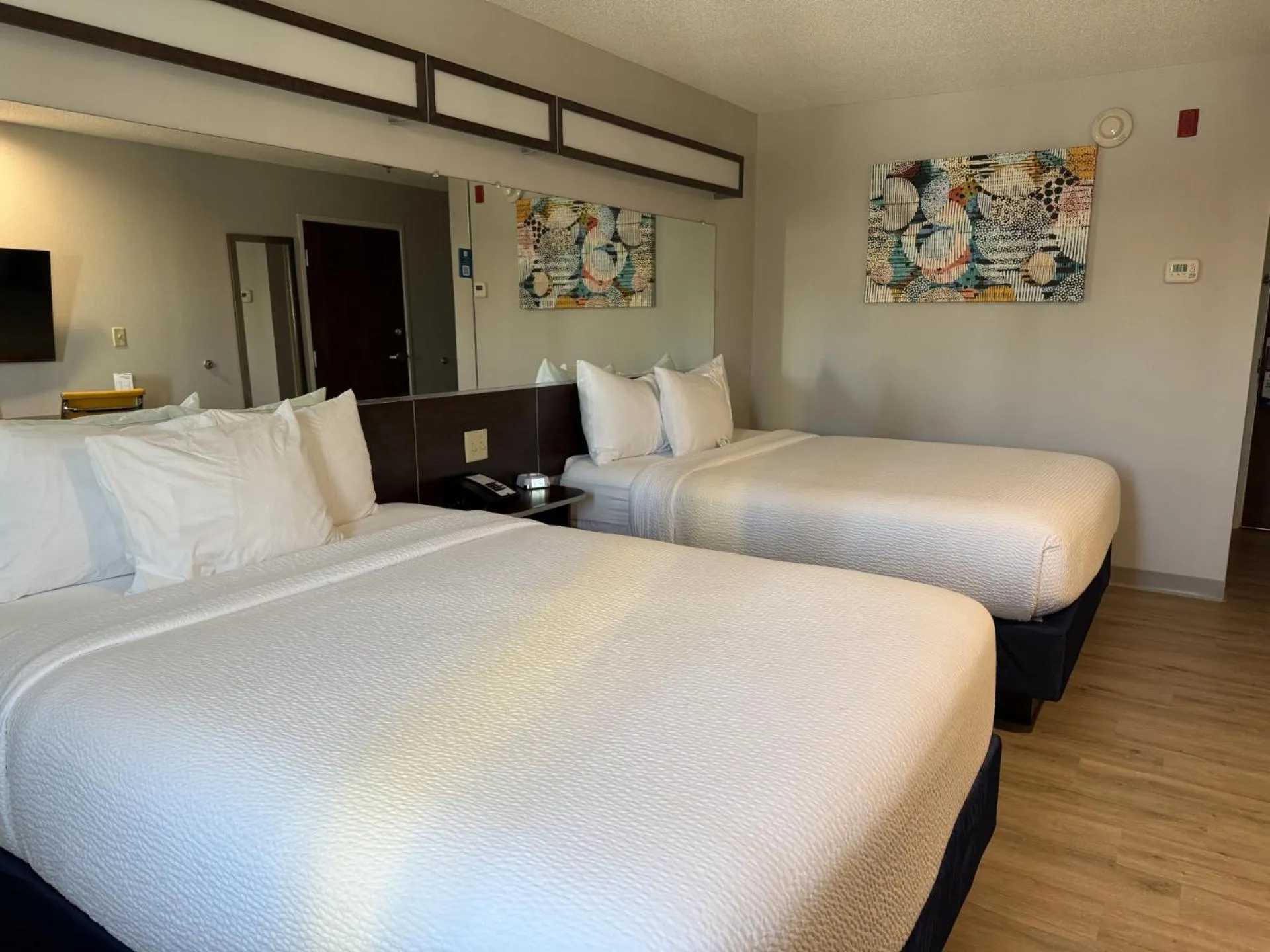 Bedroom, Bed in Microtel Inn & Suites by Wyndham Wheeling at The Highlands
