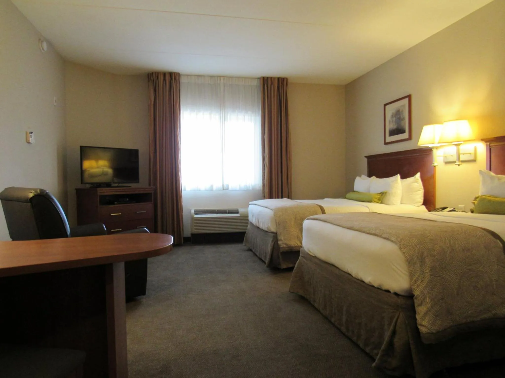 Photo of the whole room, Bed in Candlewood Suites Murfreesboro by IHG
