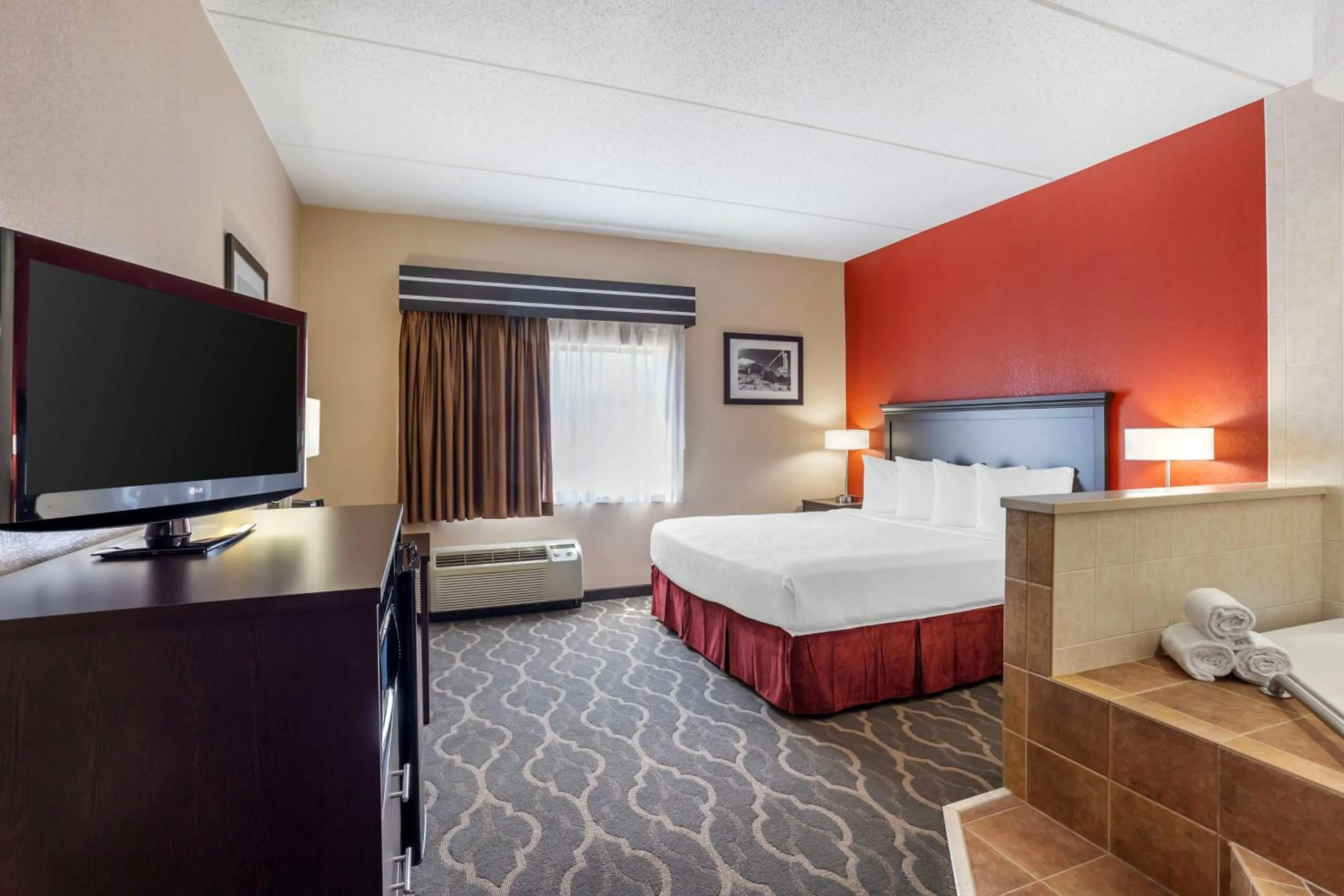 Bedroom, Bed in Best Western Inn at Blakeslee-Pocono