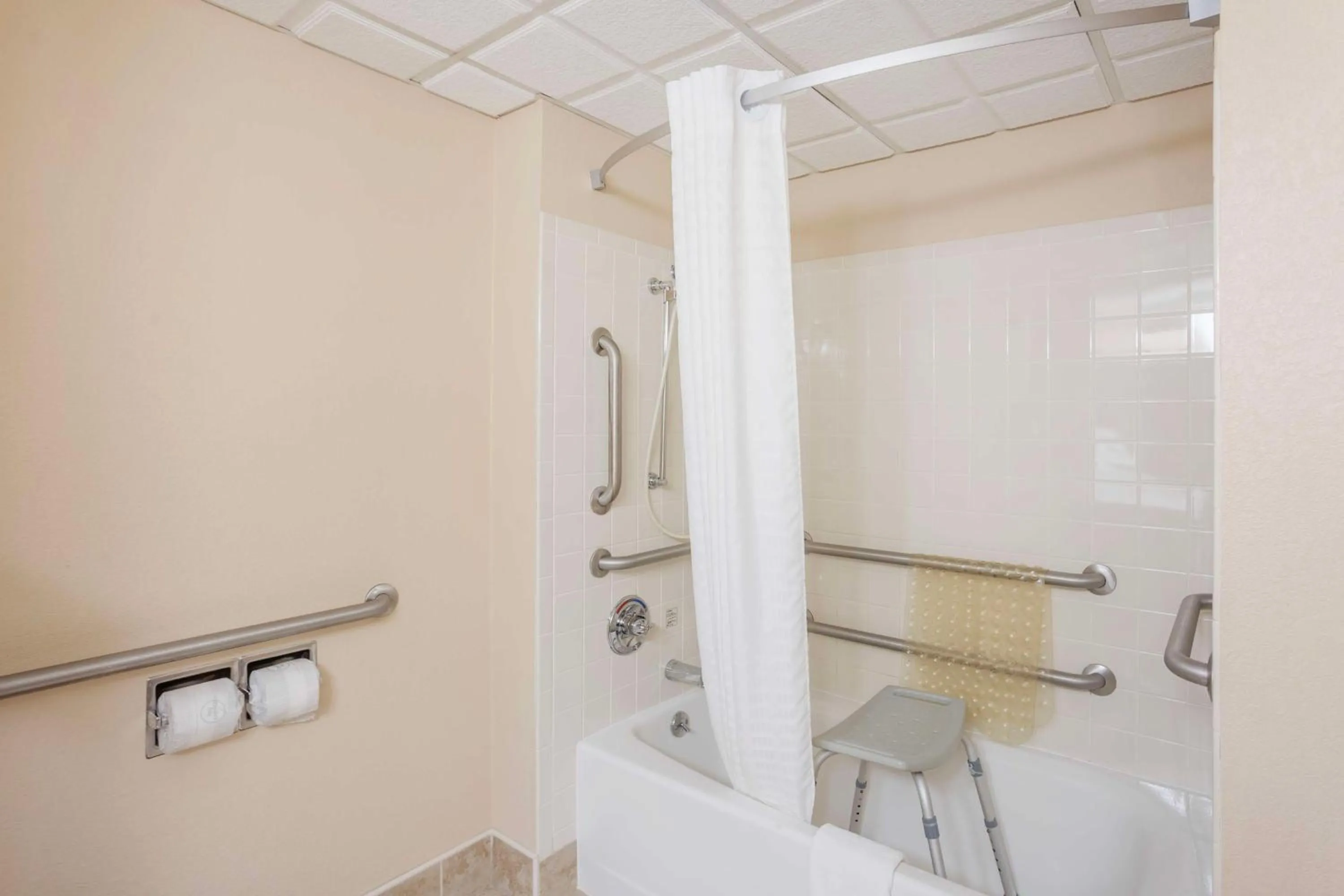 Bathroom in Best Western Inn at Blakeslee-Pocono