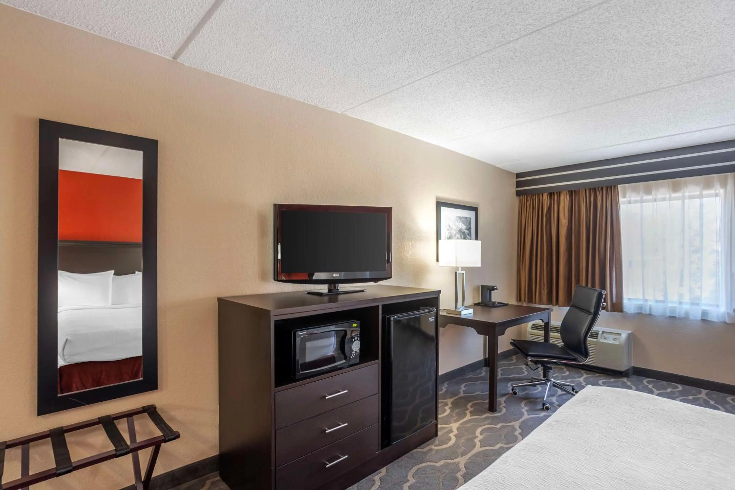 Other, Bed in Best Western Inn at Blakeslee-Pocono