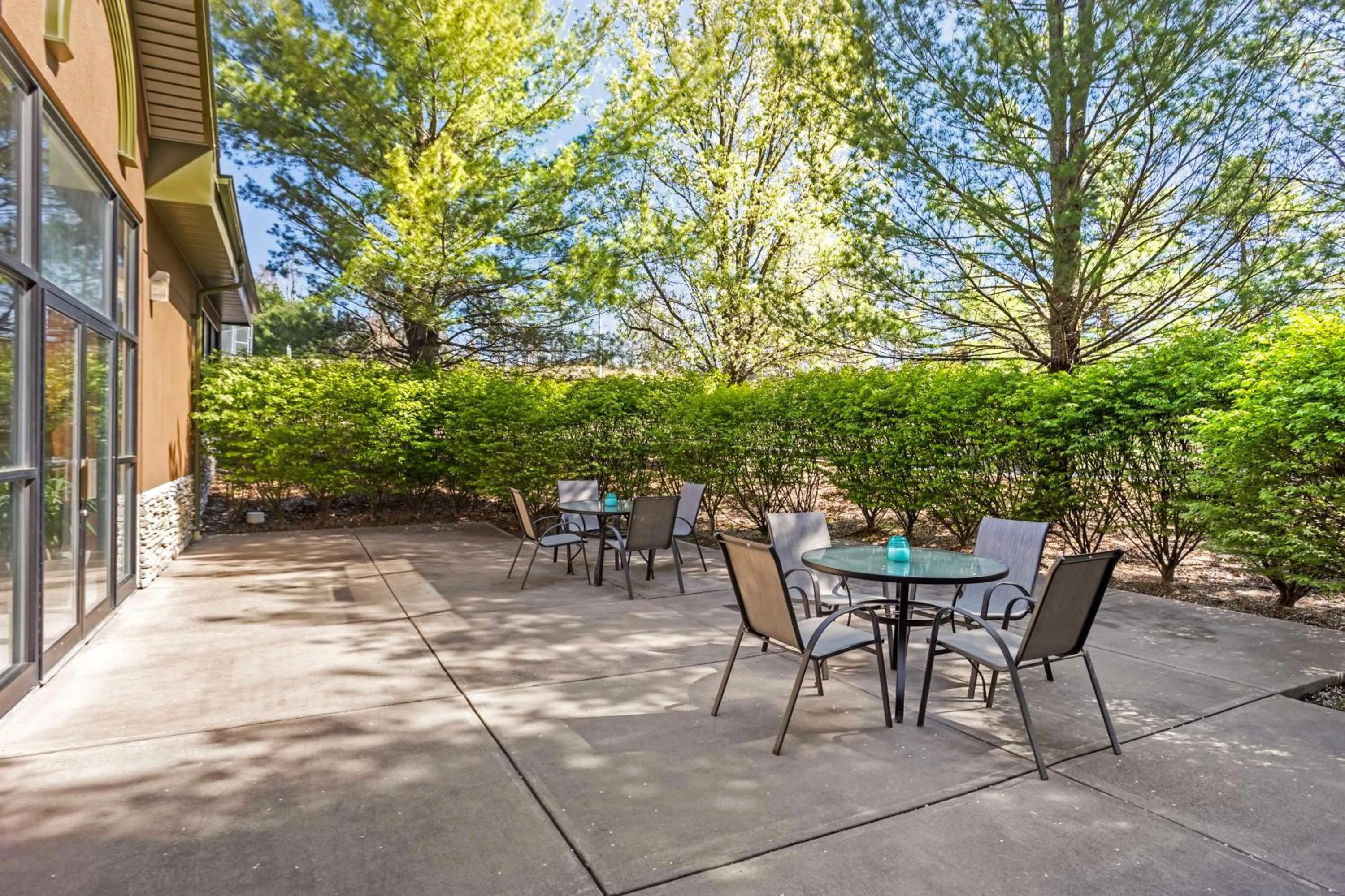 Property building in Best Western Inn at Blakeslee-Pocono