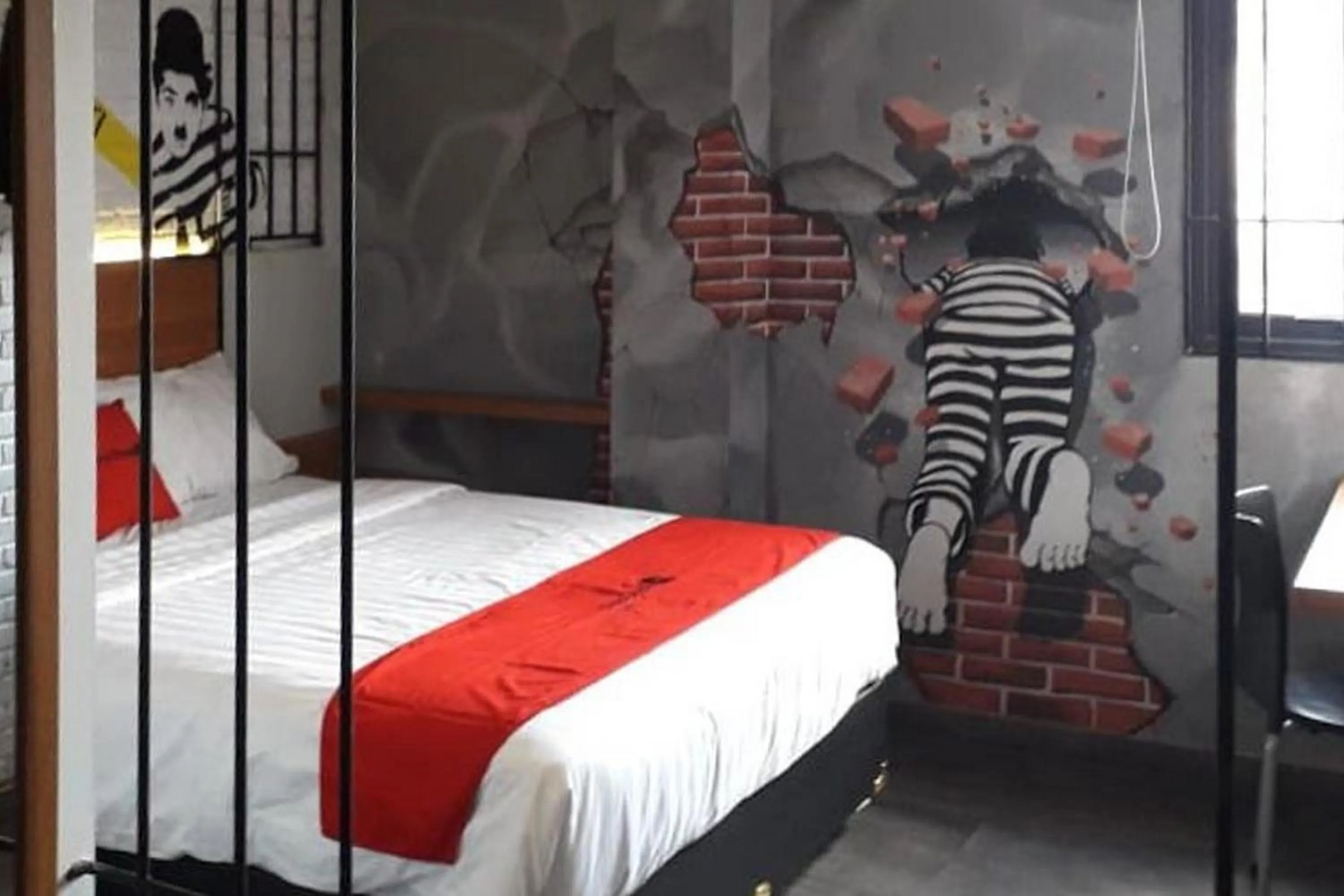 Bed in RedDoorz Plus @ Doorman Guest House