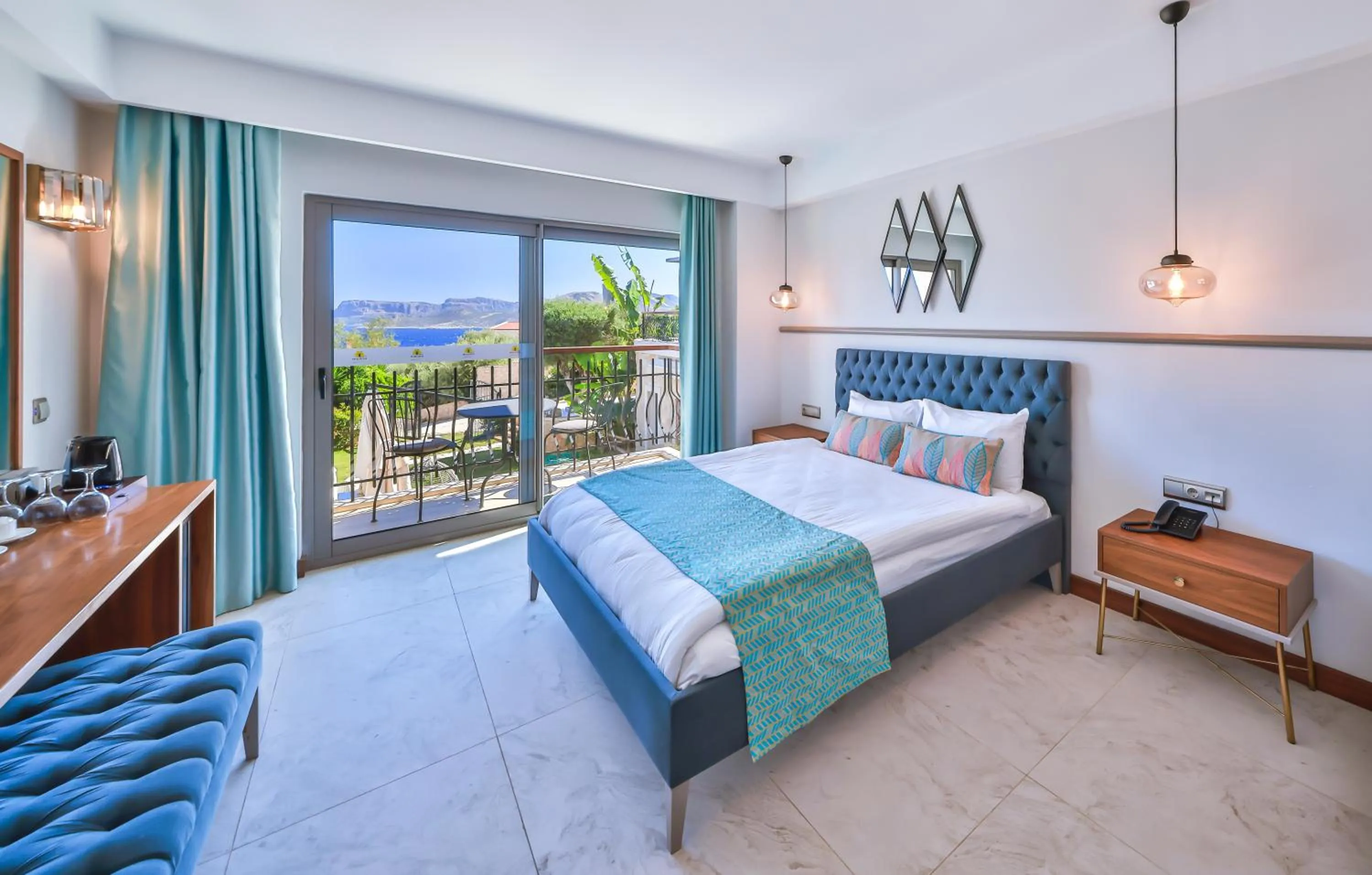 Photo of the whole room, Bed in Molino Hotel