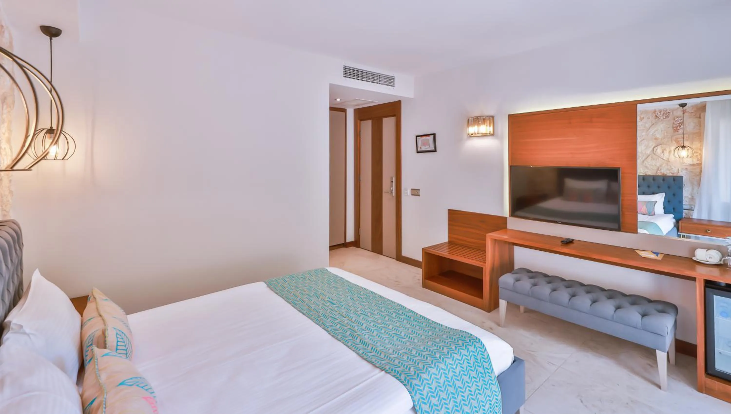 Photo of the whole room, Bed in Molino Hotel