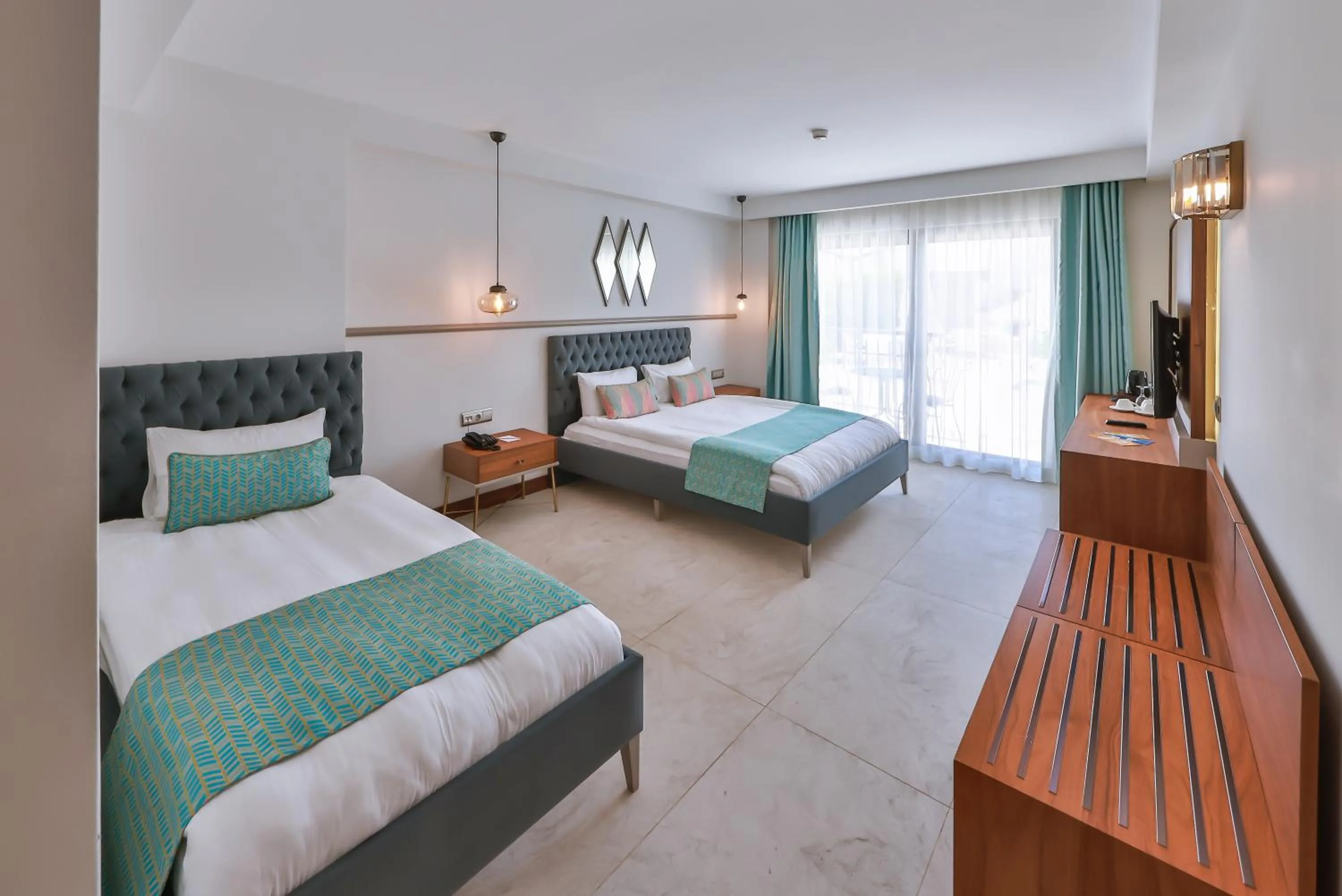 Photo of the whole room, Bed in Molino Hotel