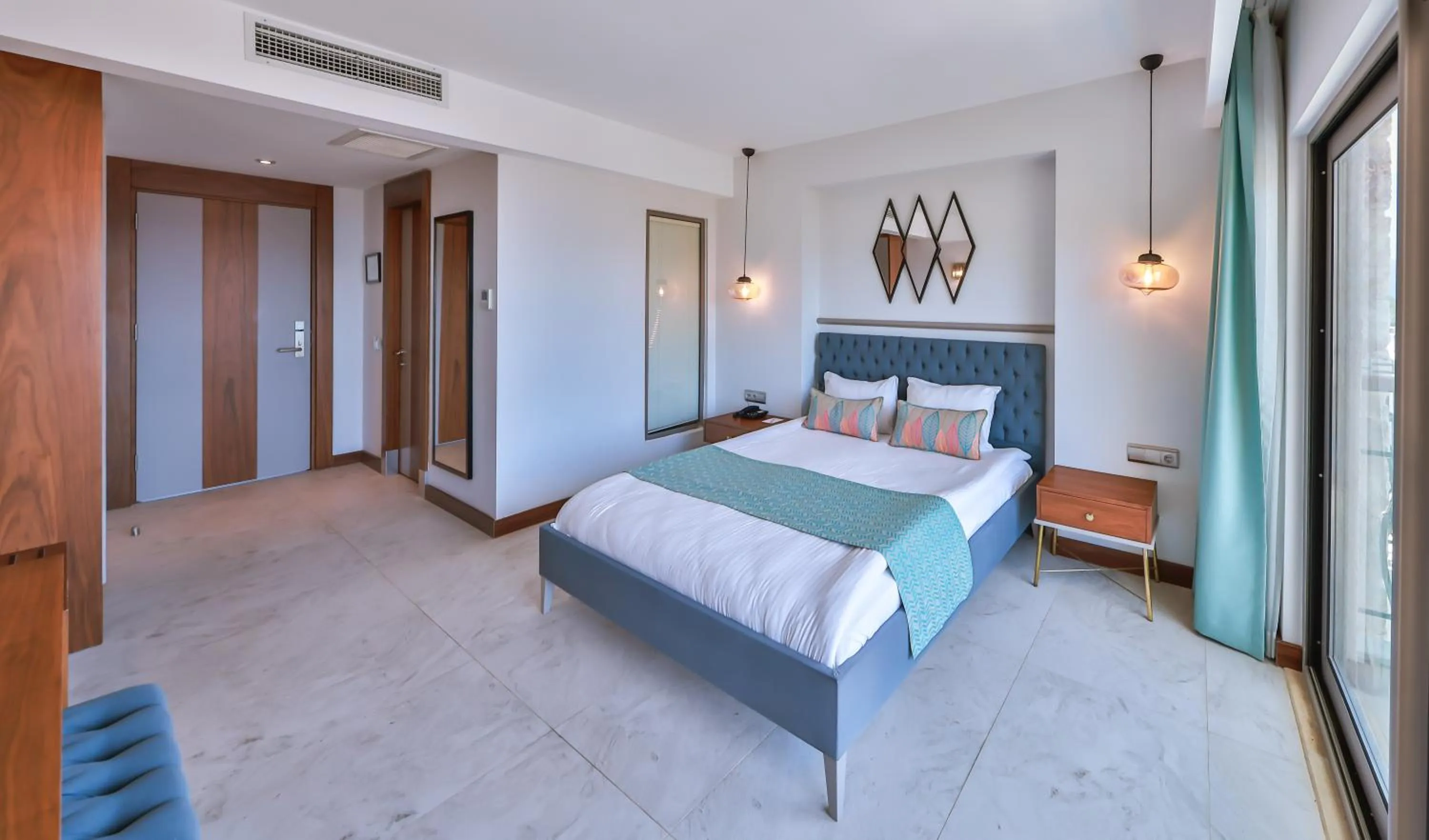 Photo of the whole room, Bed in Molino Hotel