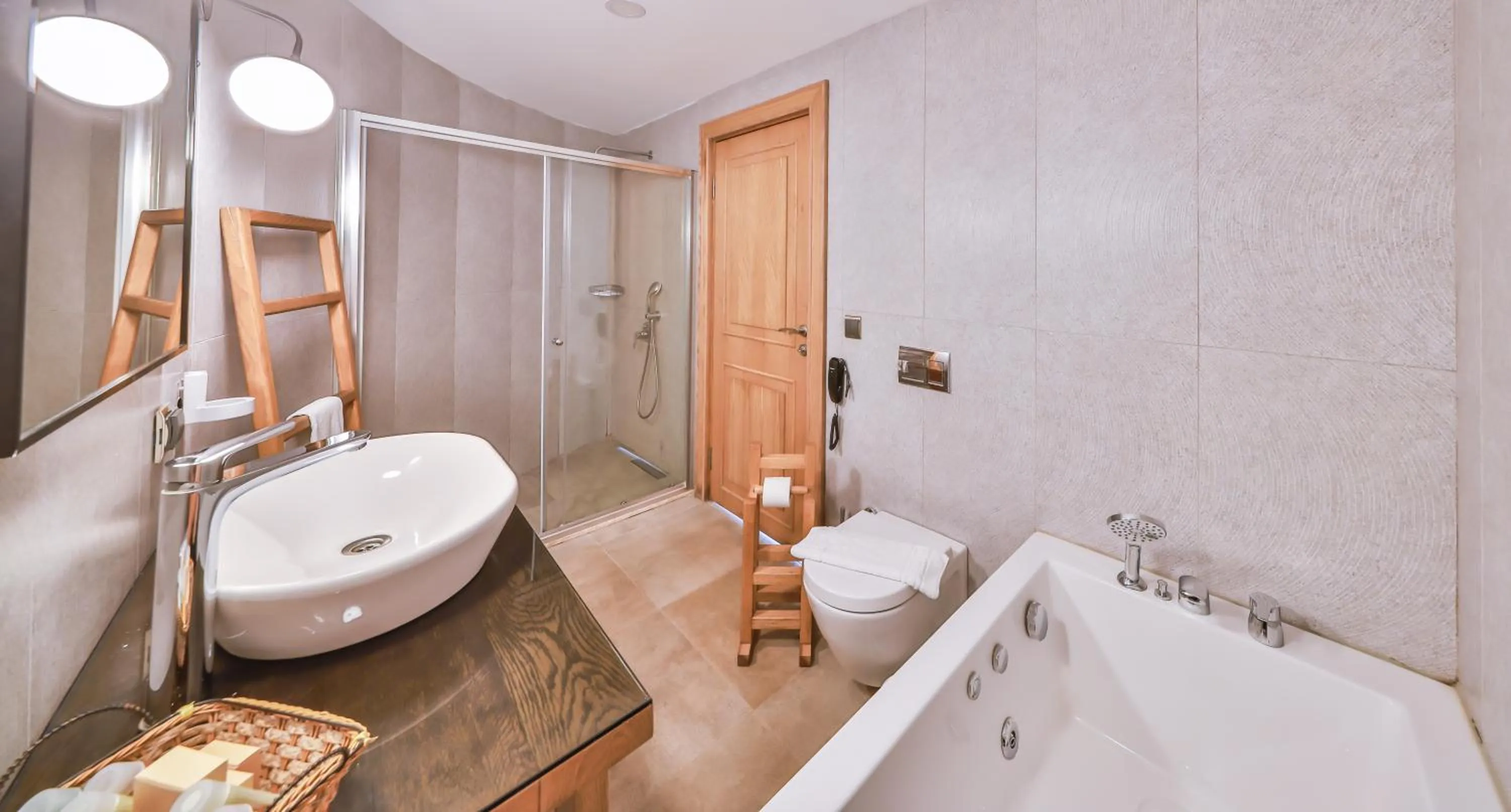 Bathroom in Molino Hotel