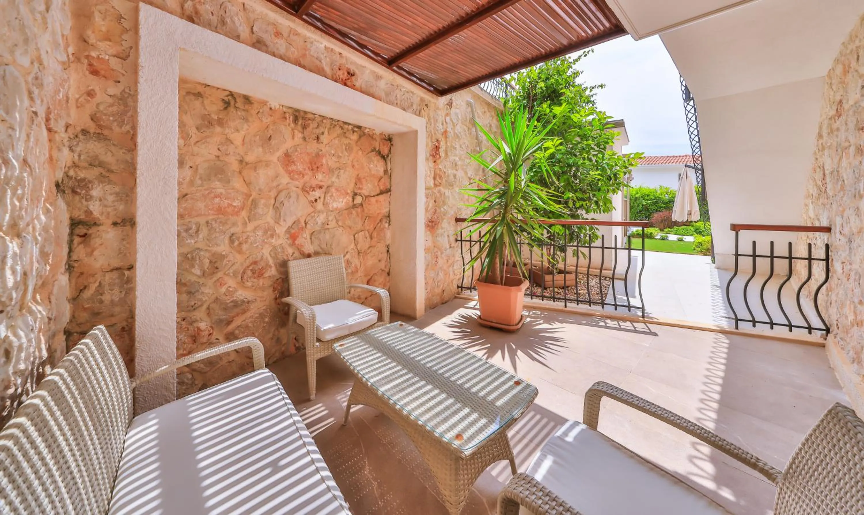 Balcony/Terrace in Molino Hotel