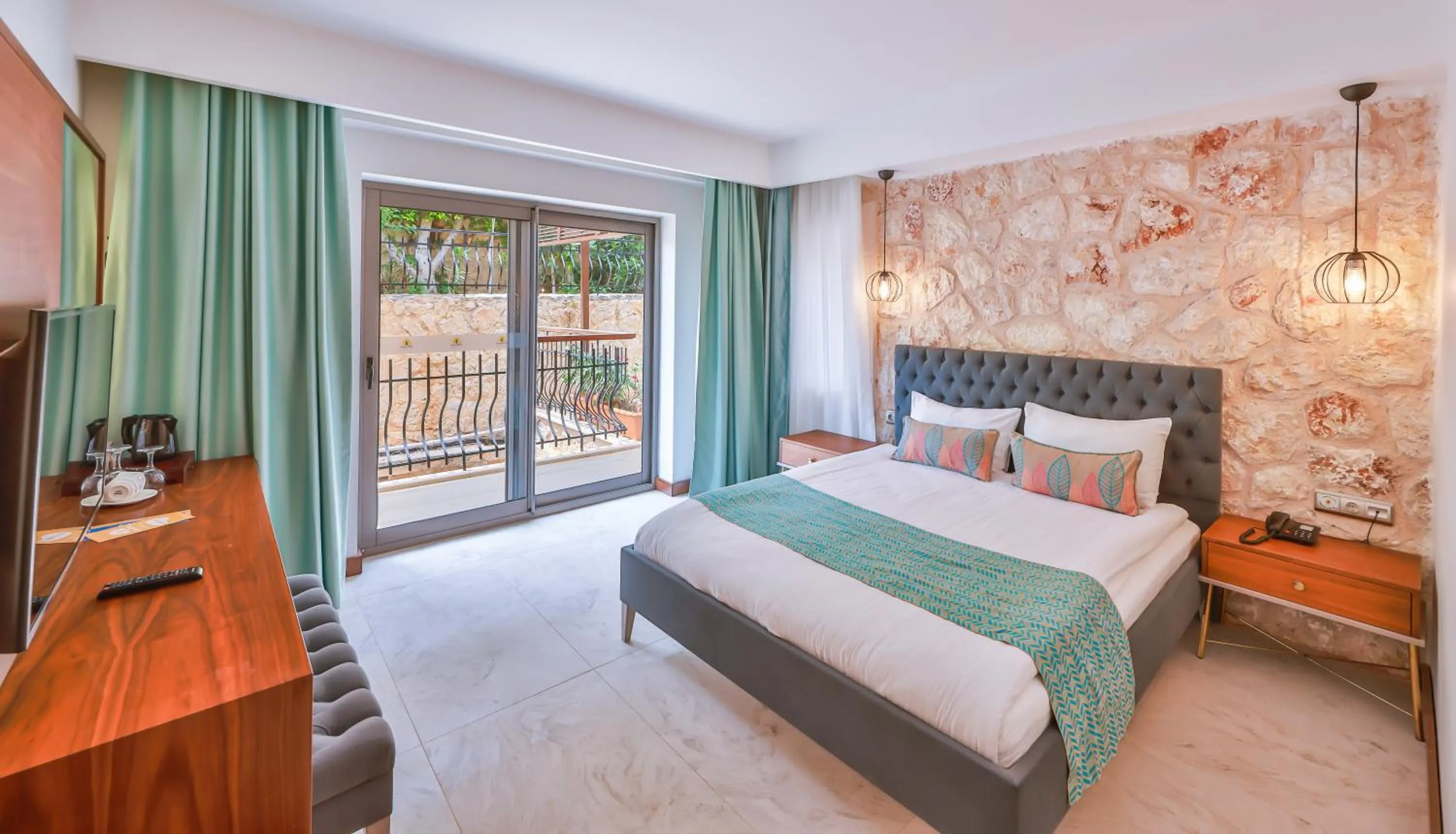 Photo of the whole room, Bed in Molino Hotel