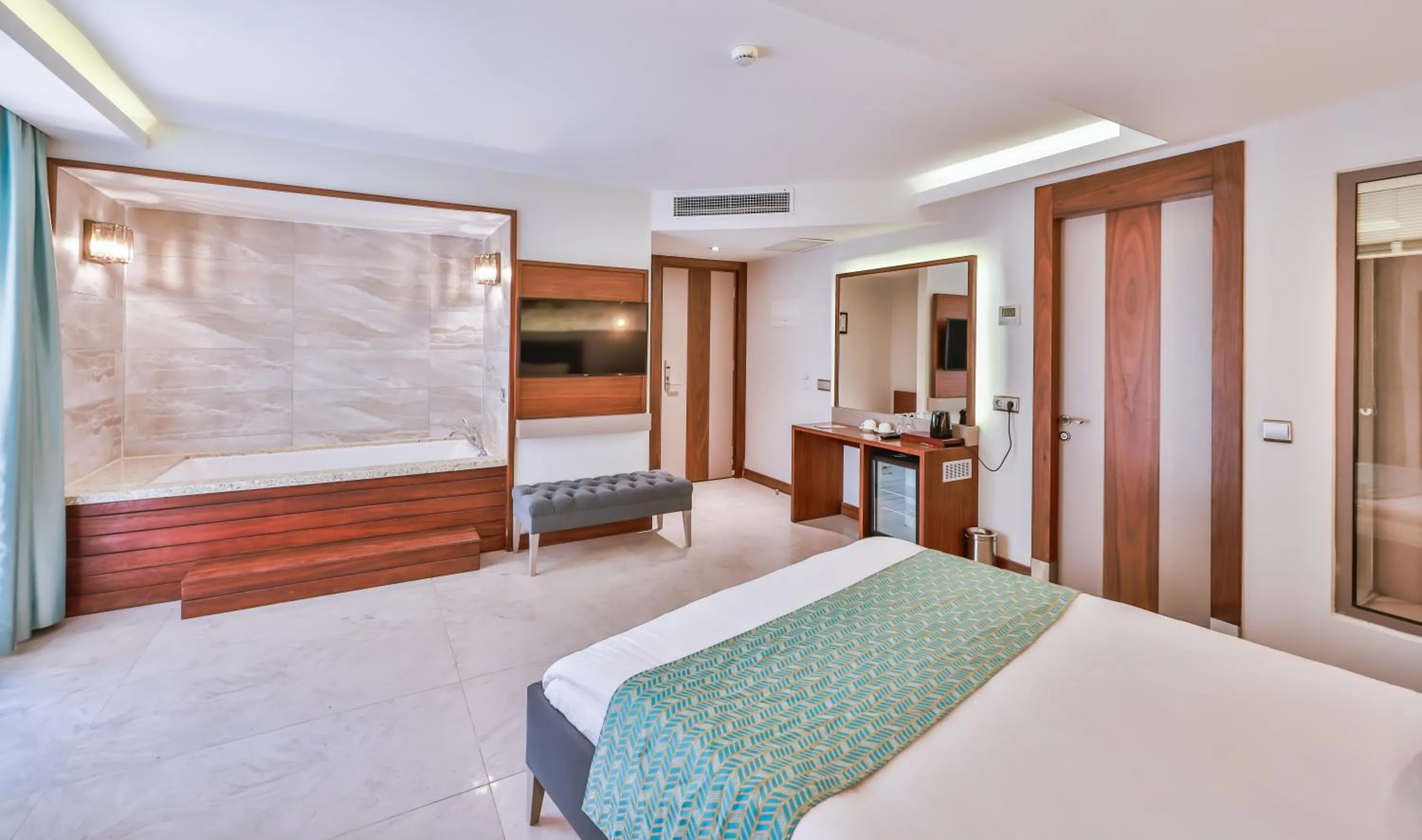 Photo of the whole room, Bed in Molino Hotel