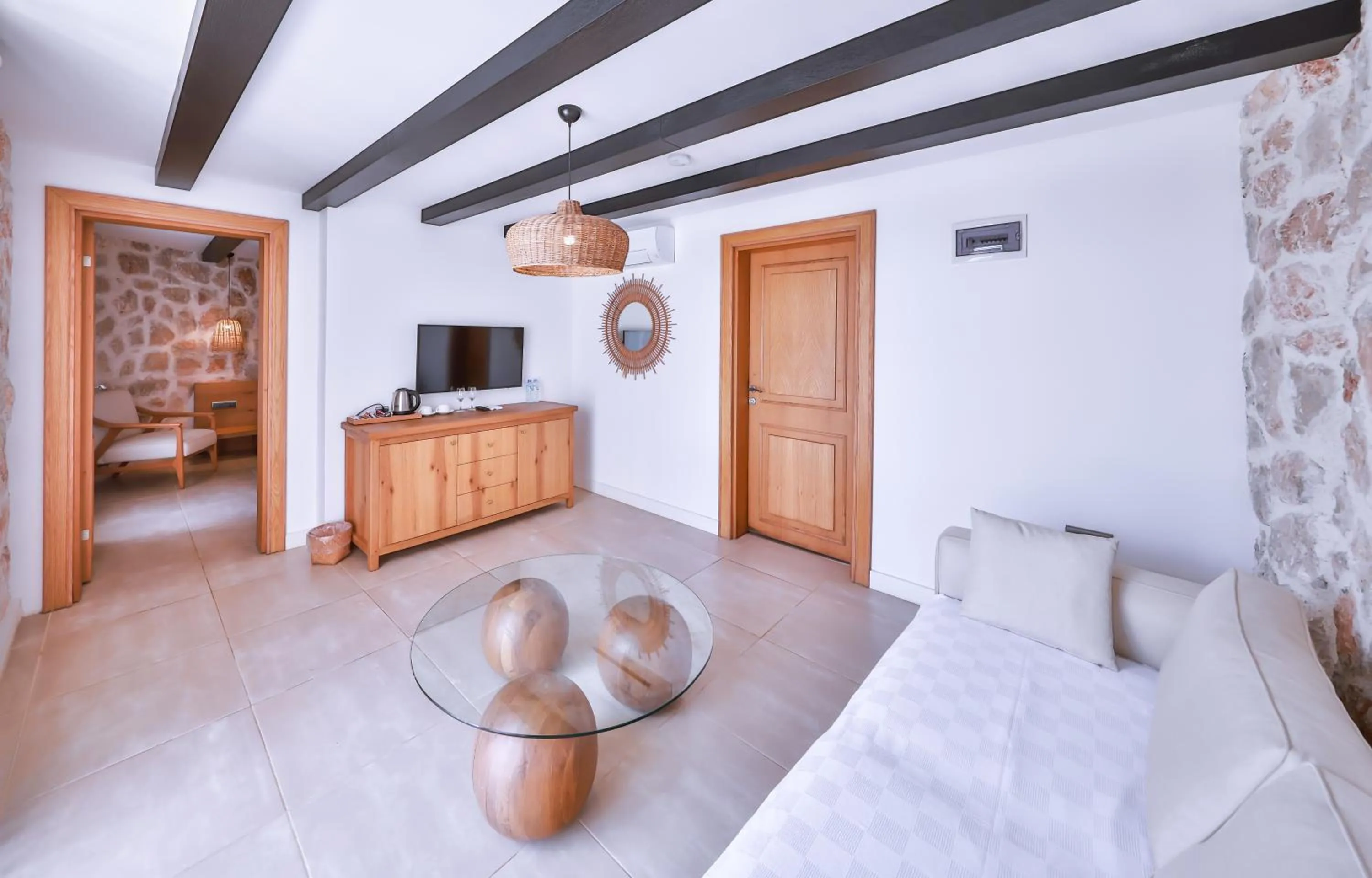 Living room, Bed in Molino Hotel