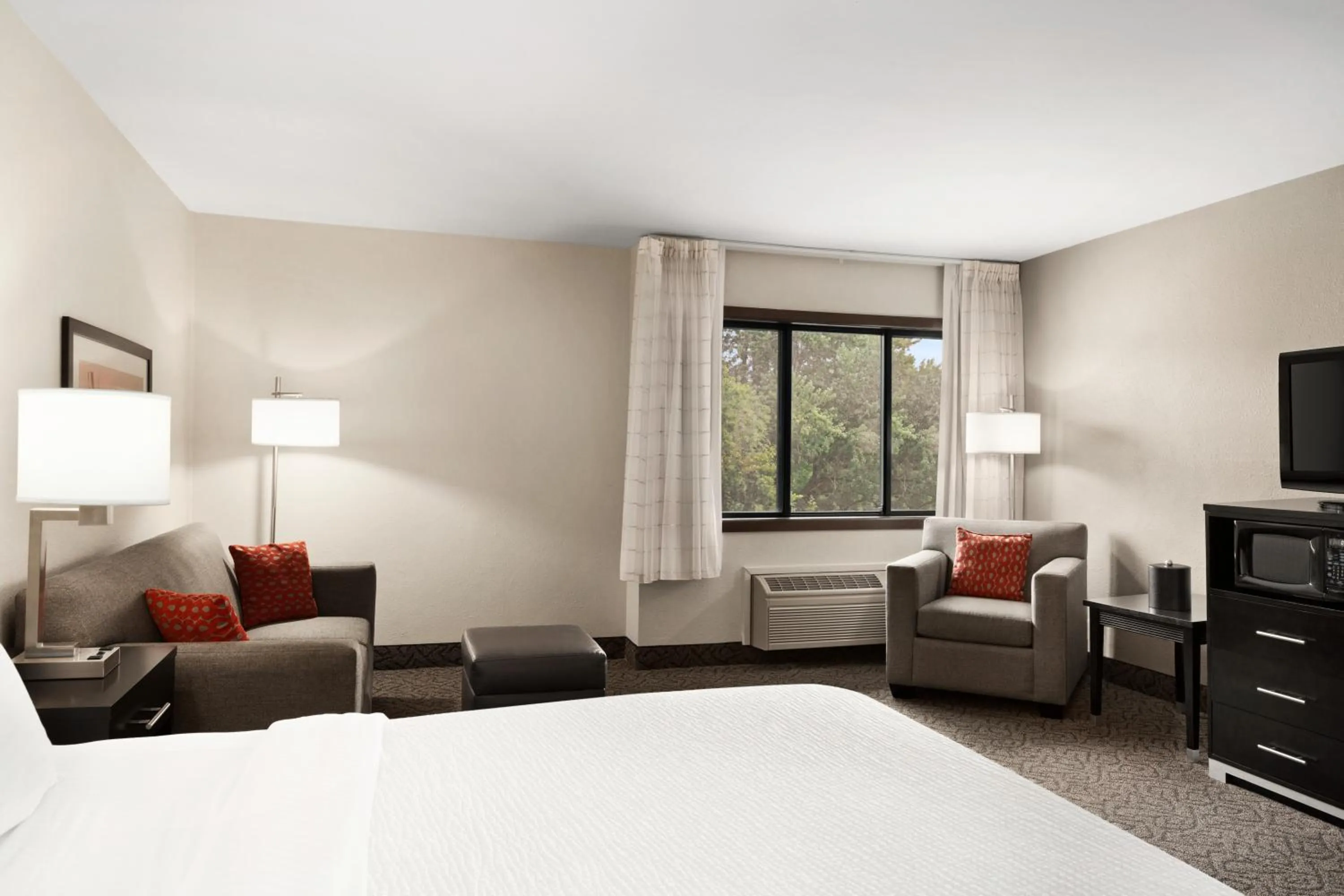 Bed in Carrollton Hotel