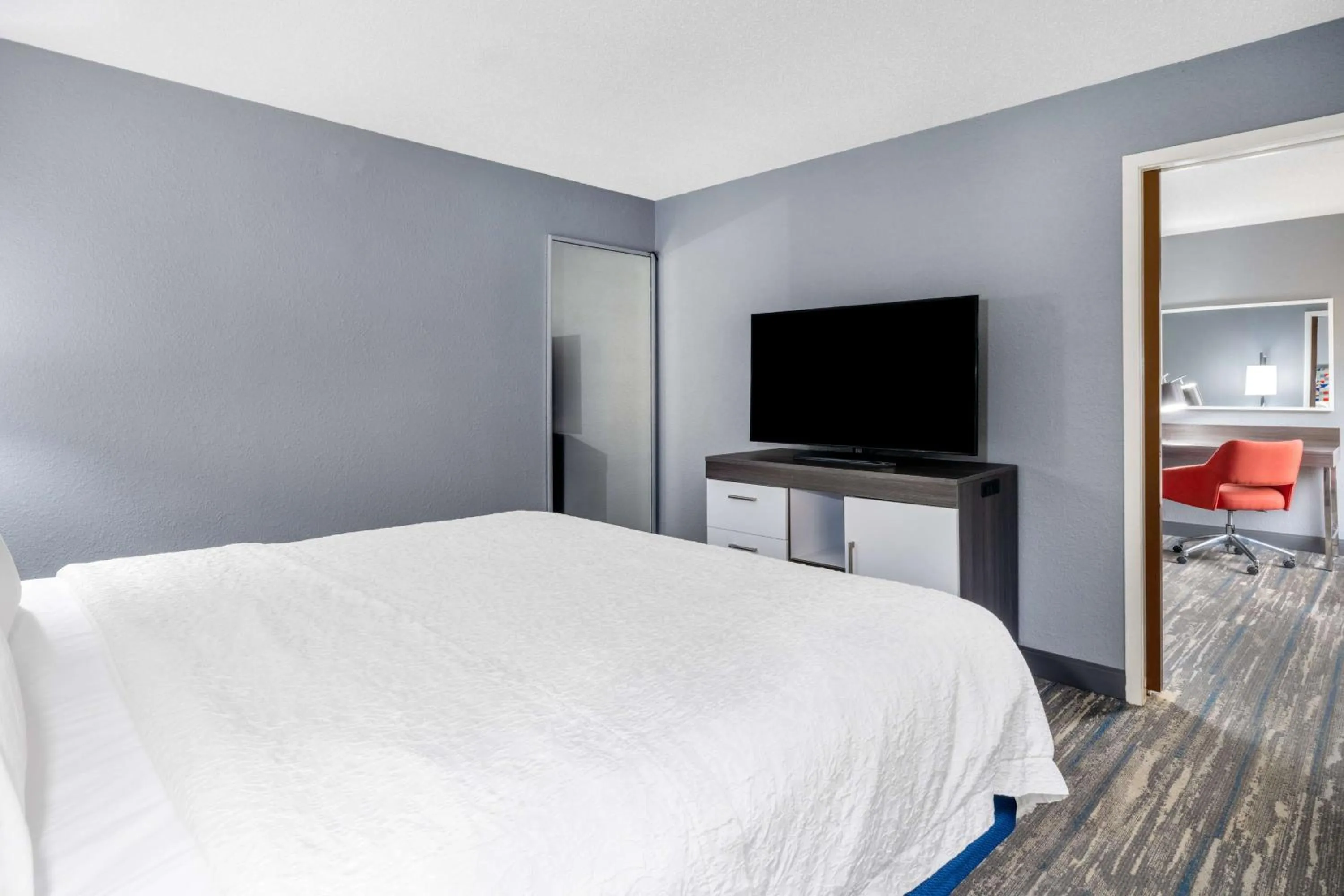 Bed in Hampton Inn Sanford