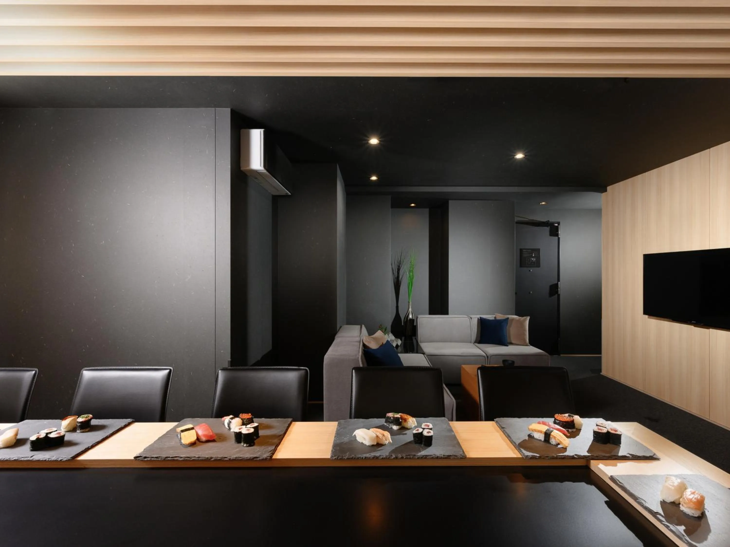 Photo of the whole room in MIMARU Tokyo Ueno Okachimachi