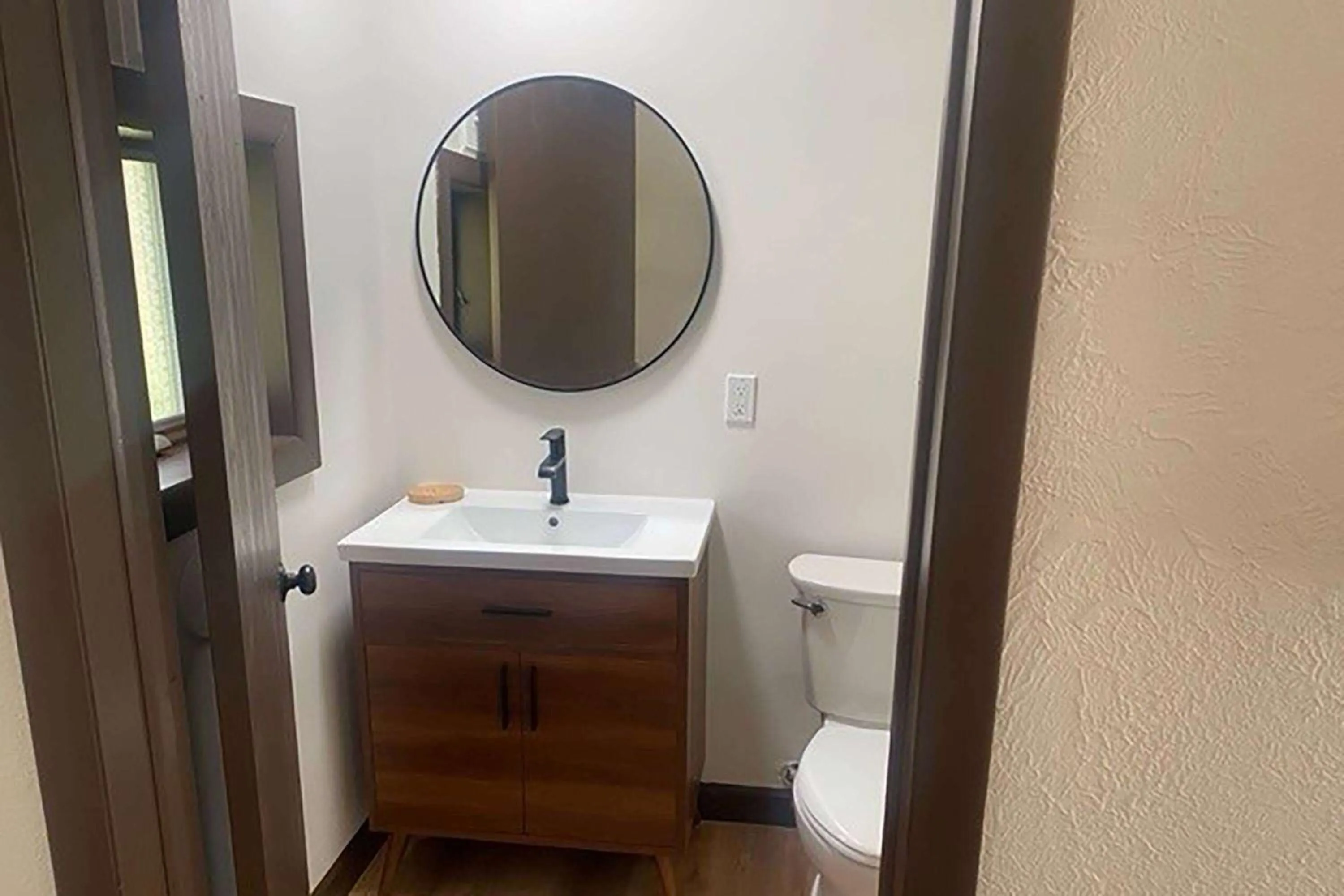 TV and multimedia in Travelodge by Wyndham Emlenton