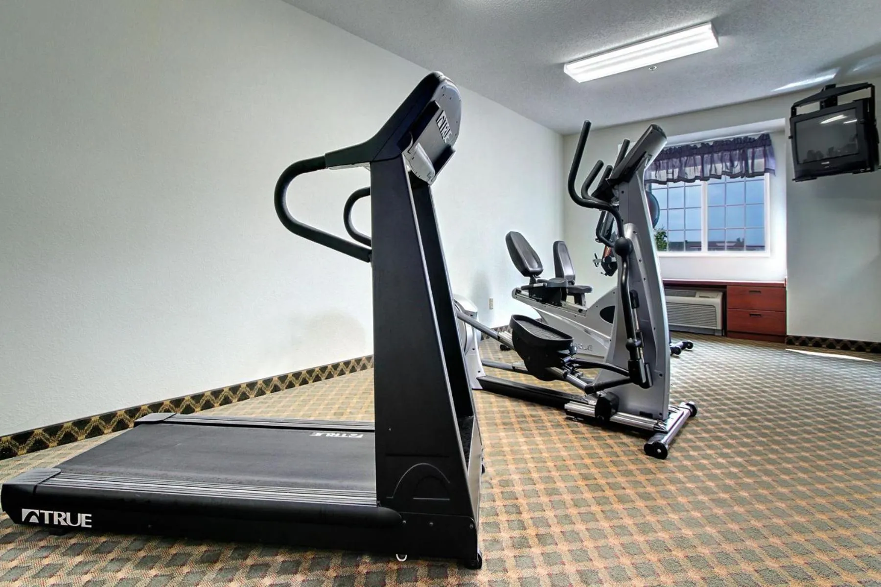 Fitness centre/facilities in Microtel Inn & Suites by Wyndham Bridgeport