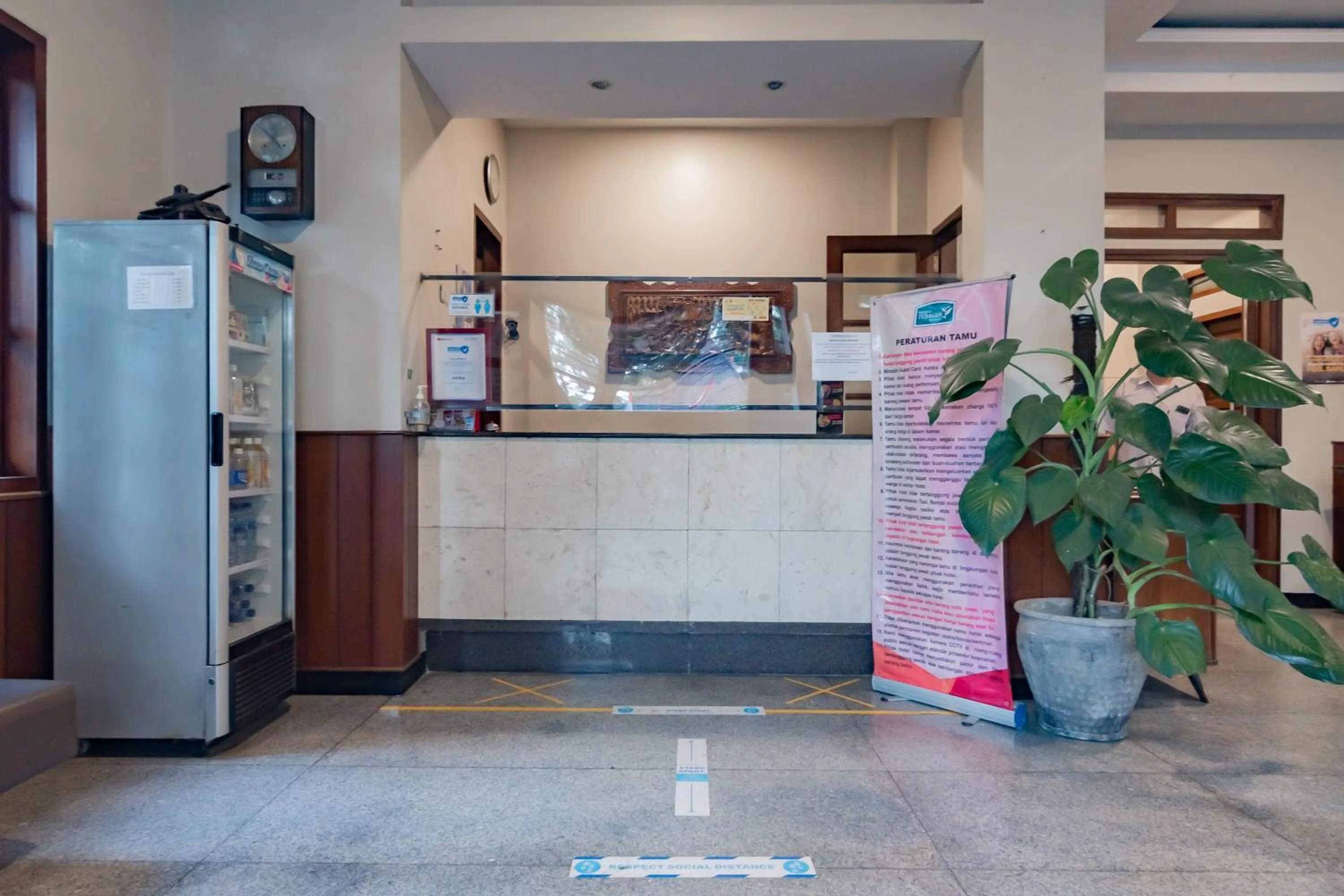 Lobby or reception in RedDoorz near Simpang Dago 2