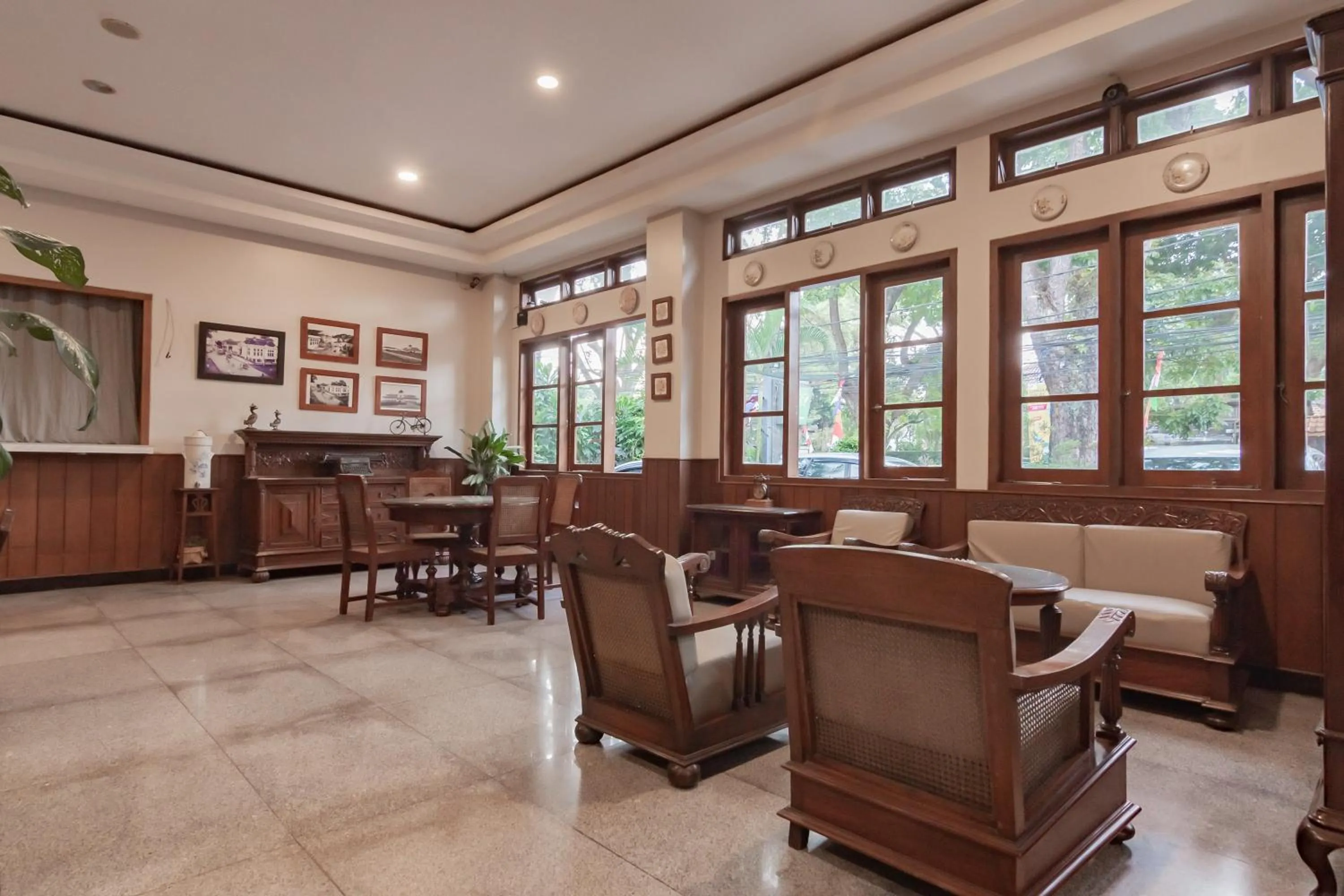 Lobby or reception in RedDoorz near Simpang Dago 2