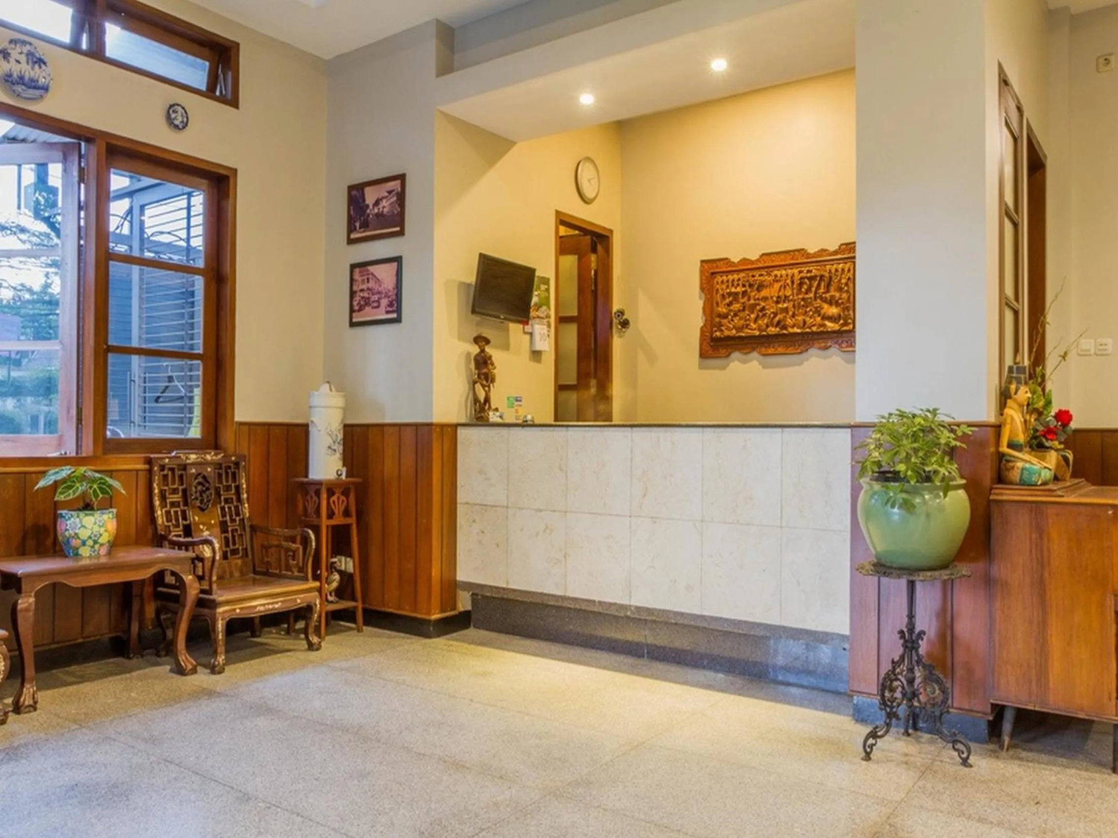 Lobby or reception in RedDoorz near Simpang Dago 2