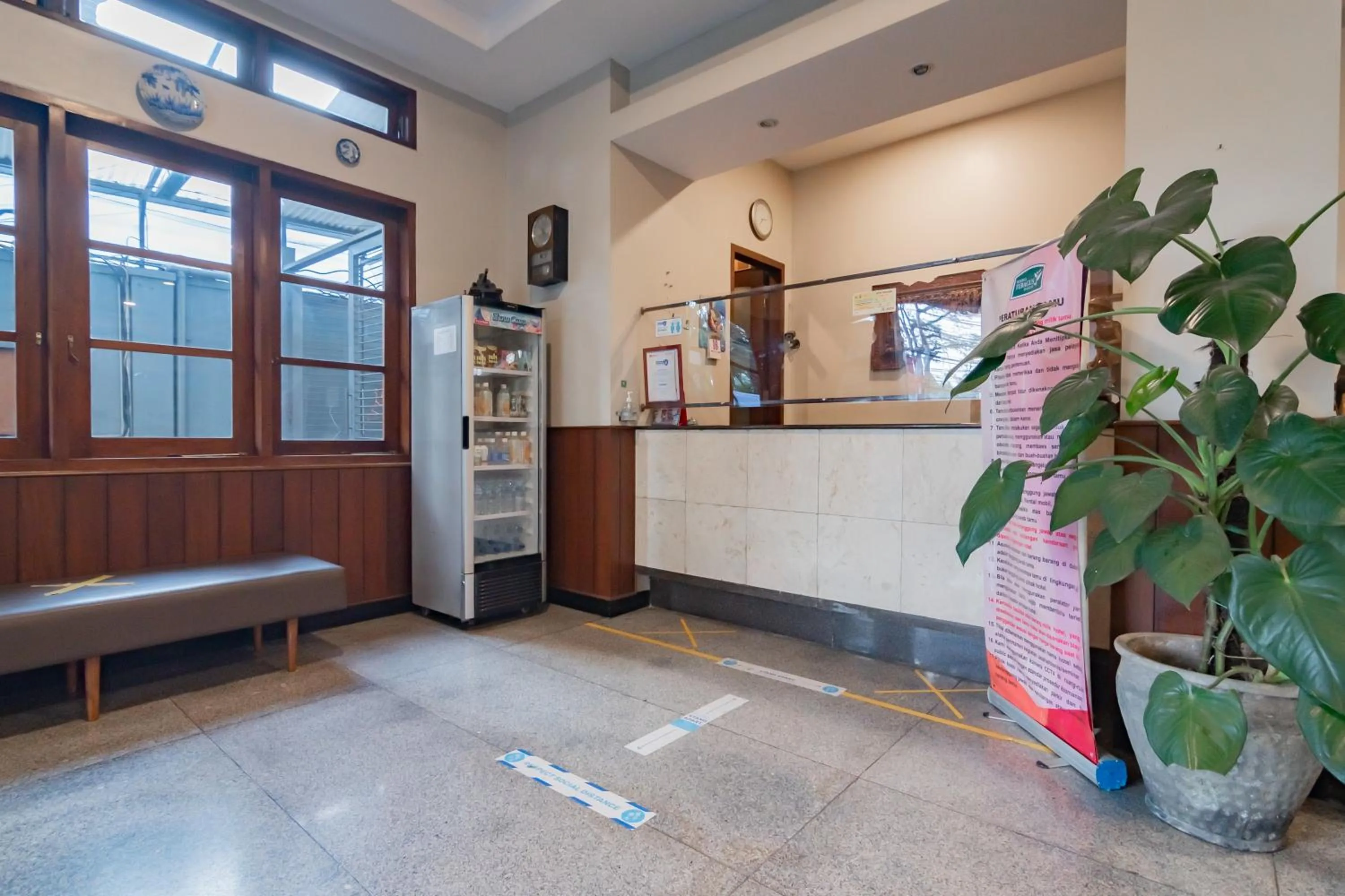 Lobby or reception in RedDoorz near Simpang Dago 2