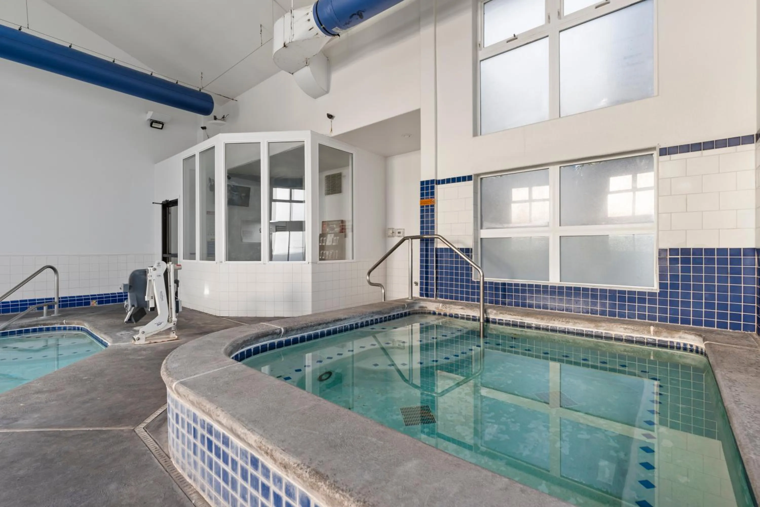 Swimming pool in Motel 6 Clarkston WA