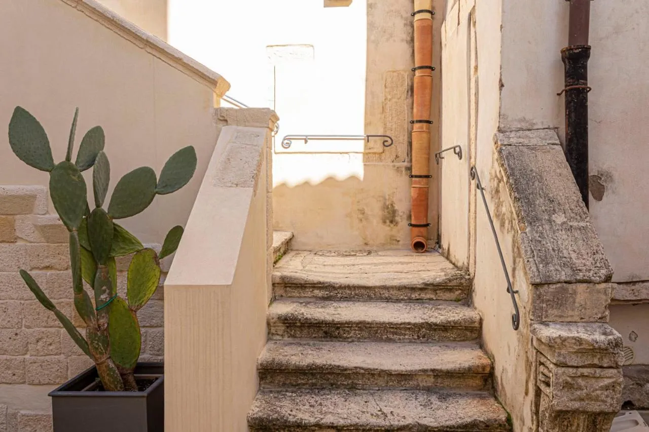 Decorative detail in Isabella di Castiglia Apartments