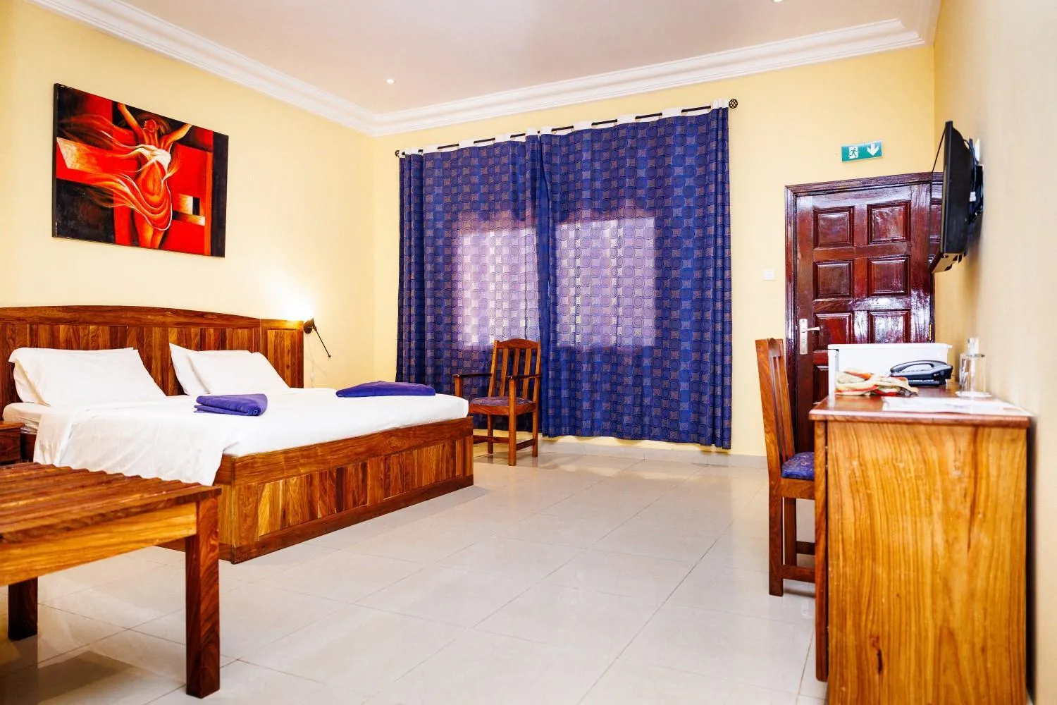 Bedroom, Bed in Senegambia Beach Hotel