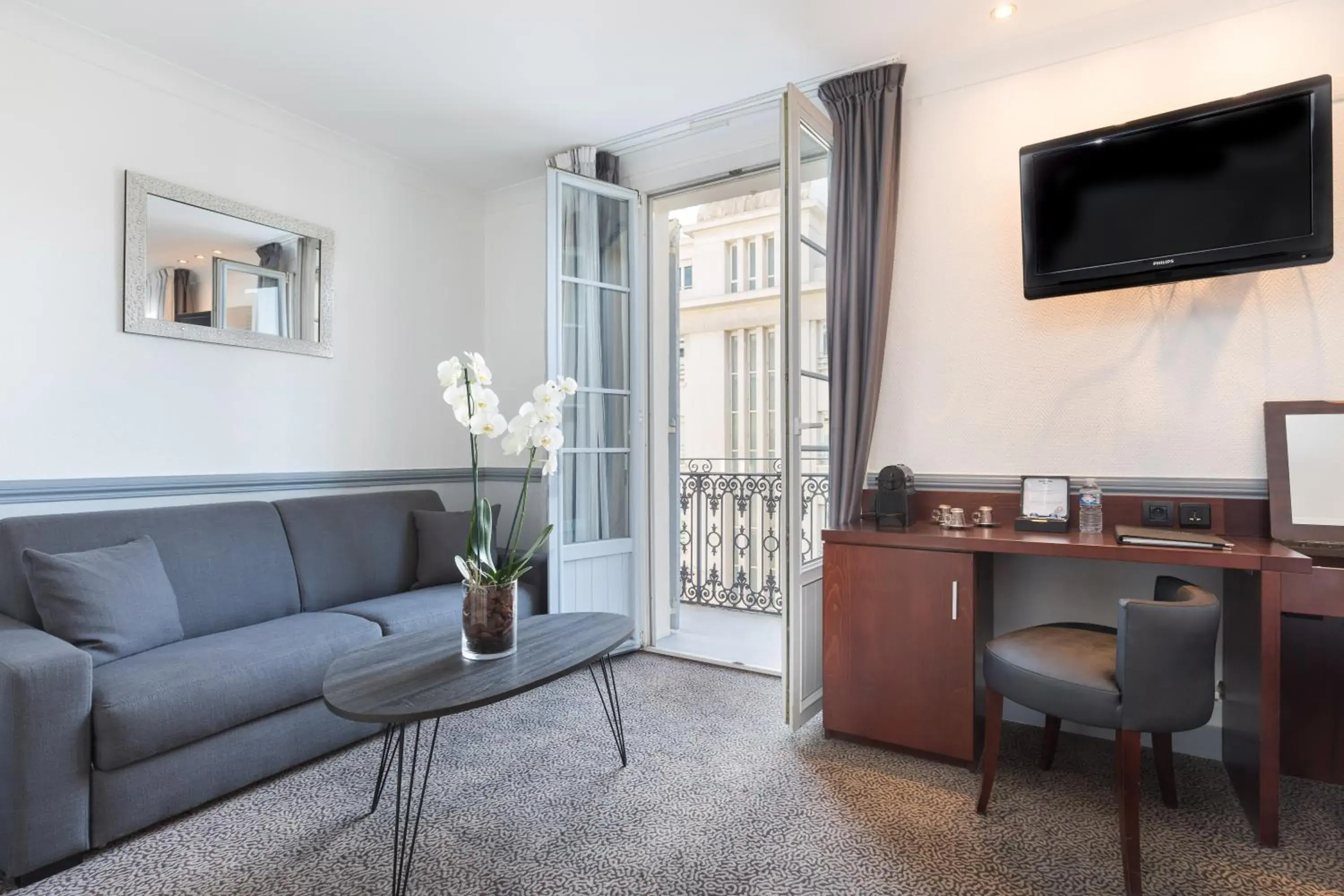 Junior Suite in Best Western Hotel Lakmi Nice Junior Suite in Best Western Hotel Lakmi Nice