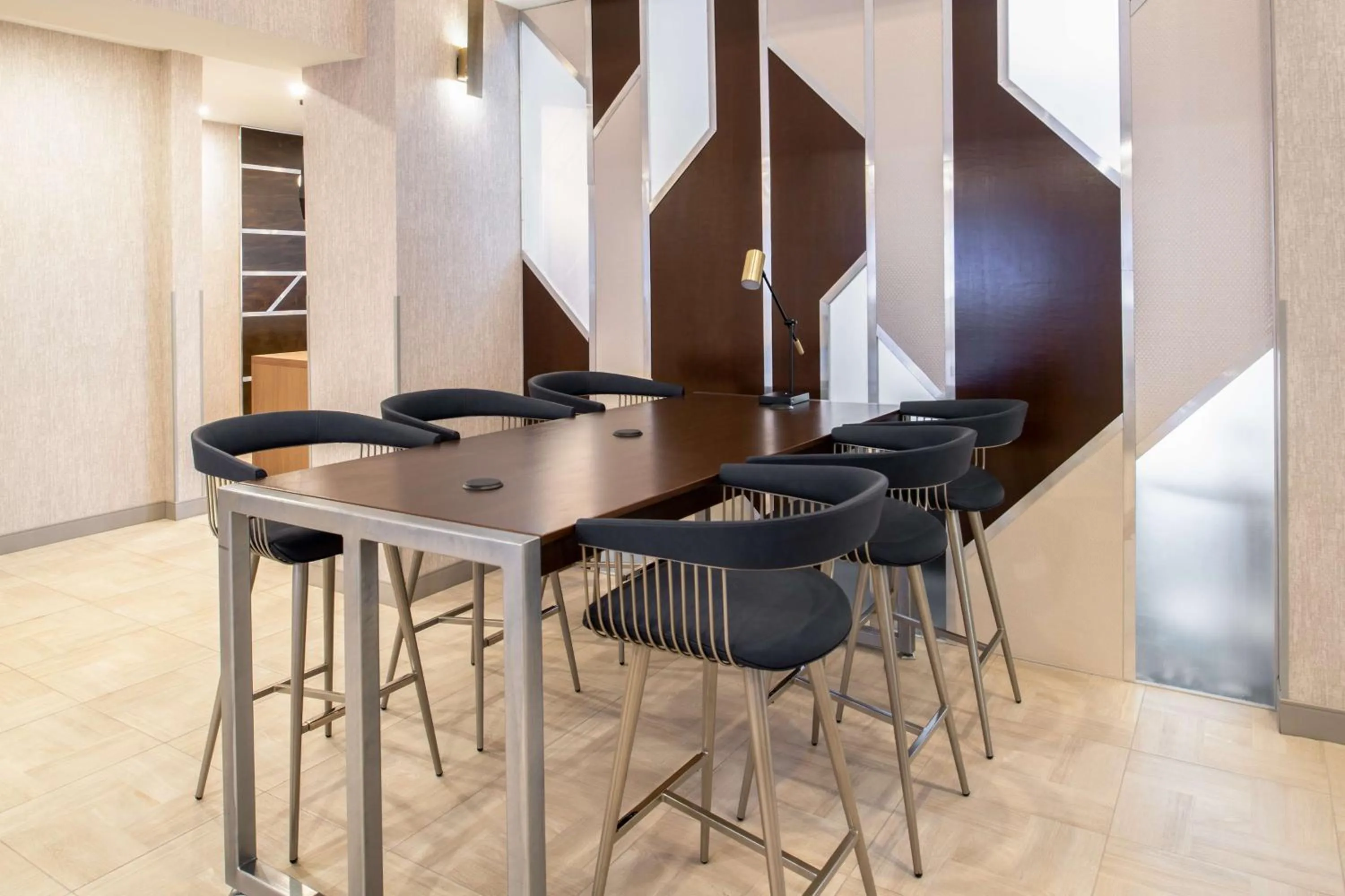 Lobby or reception in Best Western Premier Keizer Salem Hotel