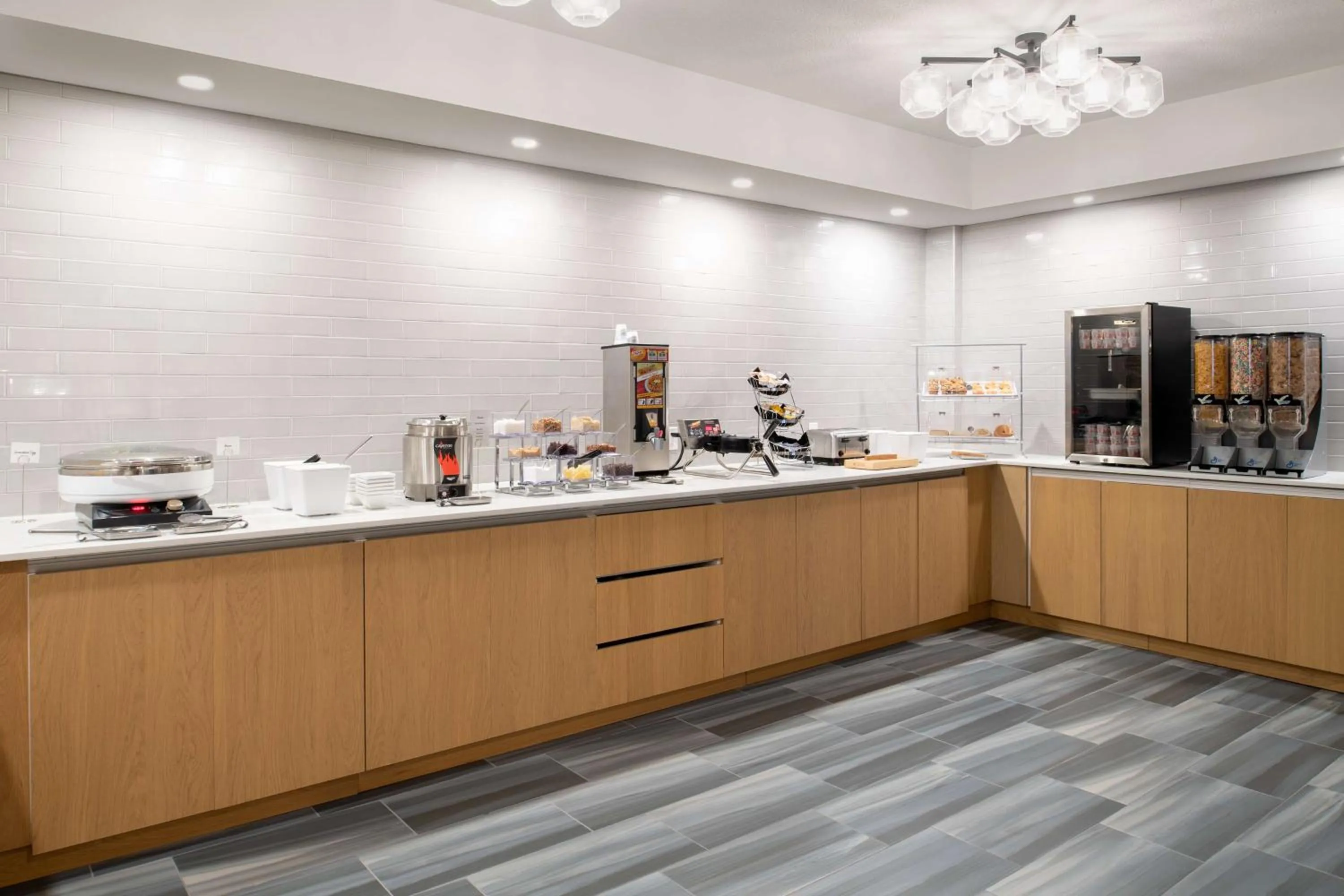 Restaurant/places to eat in Best Western Premier Keizer Salem Hotel