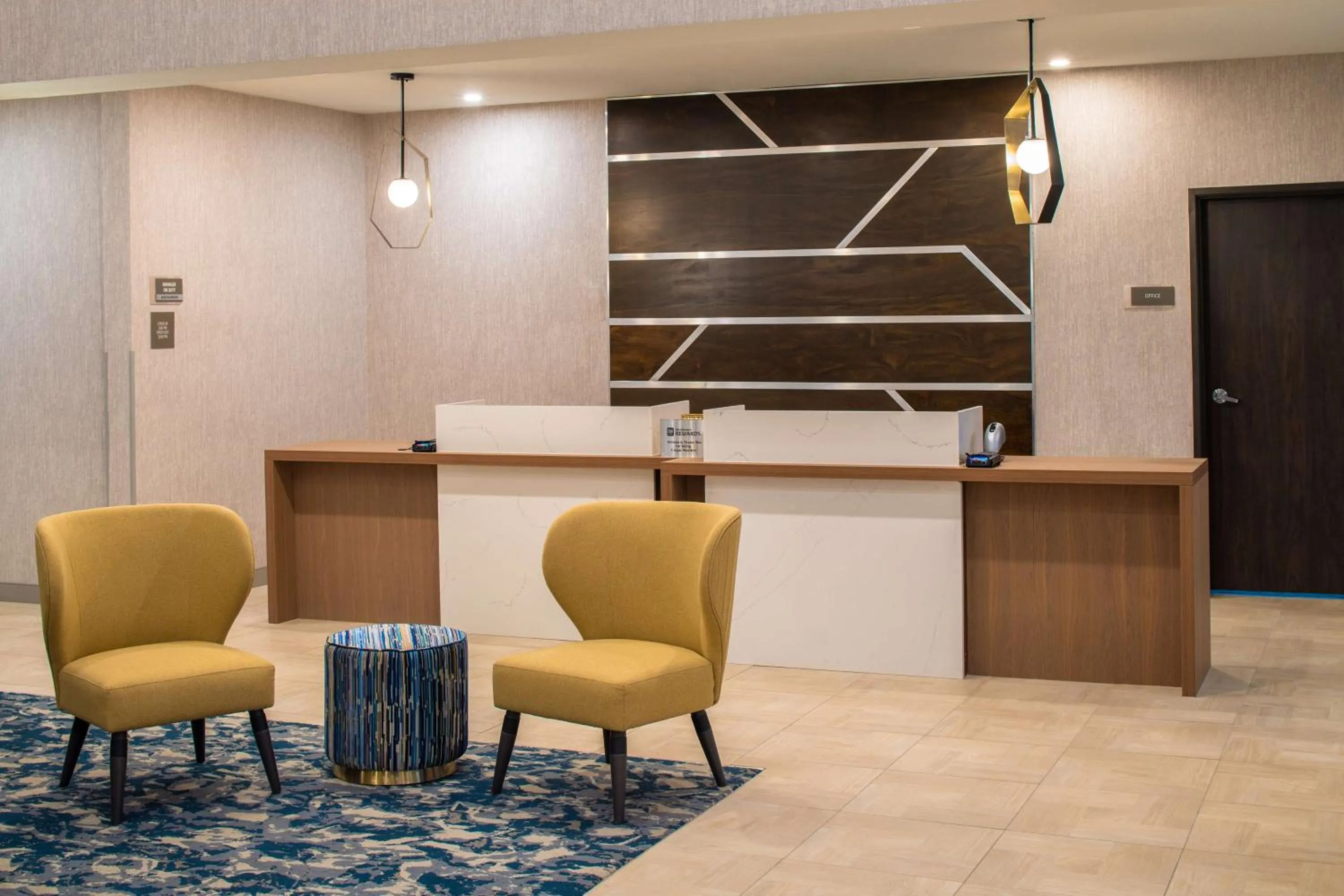 Lobby or reception in Best Western Premier Keizer Salem Hotel
