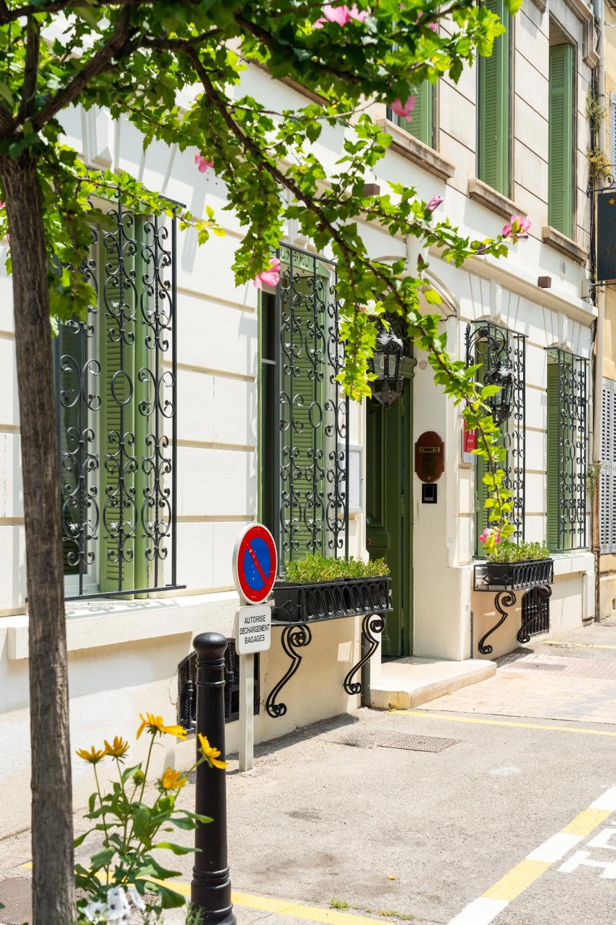 Facade/entrance in La Maison d'été