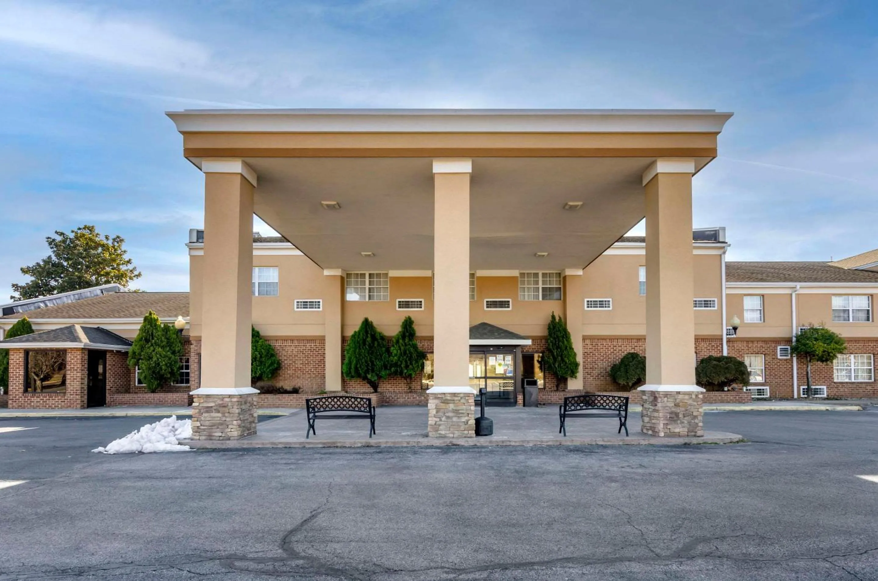 Property building in Comfort Inn & Suites Raphine - Lexington near I-81 and I-64