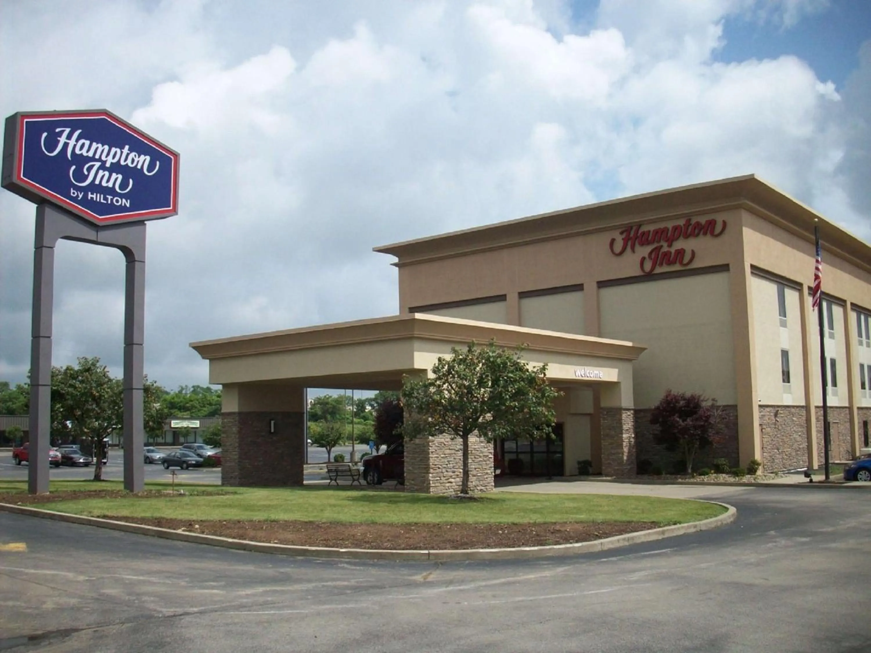 Property building in Hampton Inn Uniontown